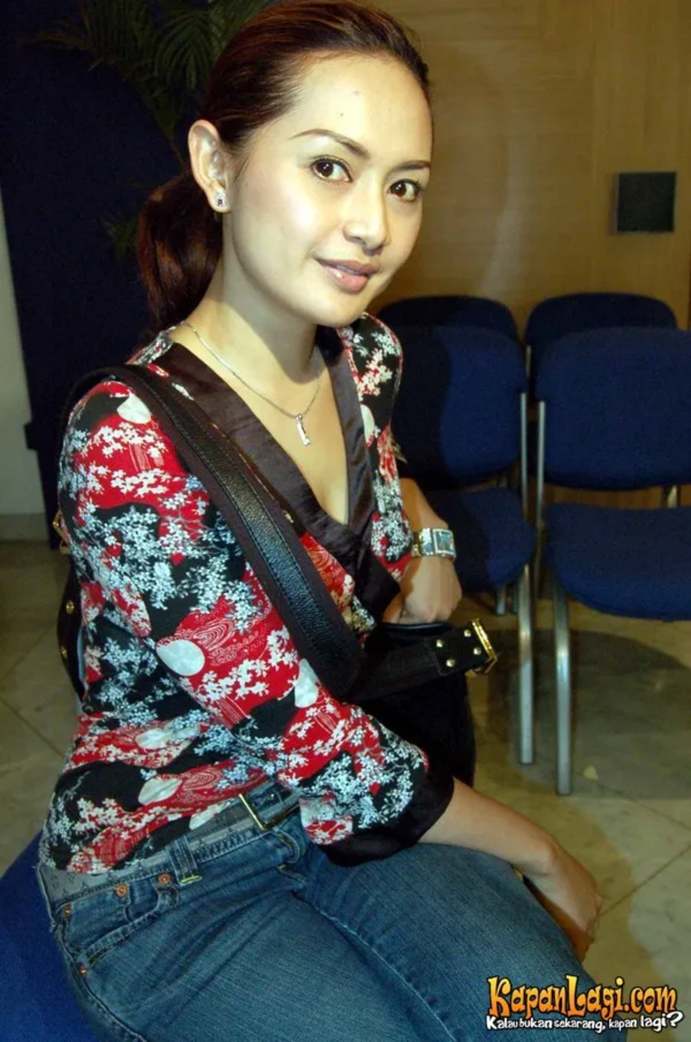 Jika Anda tidak melihat foto Edies Adelia, kemungkinan karena foto dengan nomor tersebut tidak tersedia di Kapanlagi.com™