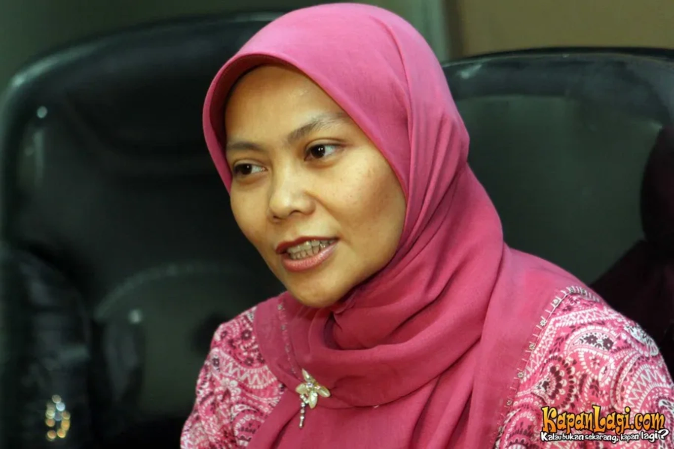 Jika Anda tidak melihat foto Endah Mayangsari, kemungkinan karena foto dengan nomor tersebut tidak tersedia di Kapanlagi.com™
