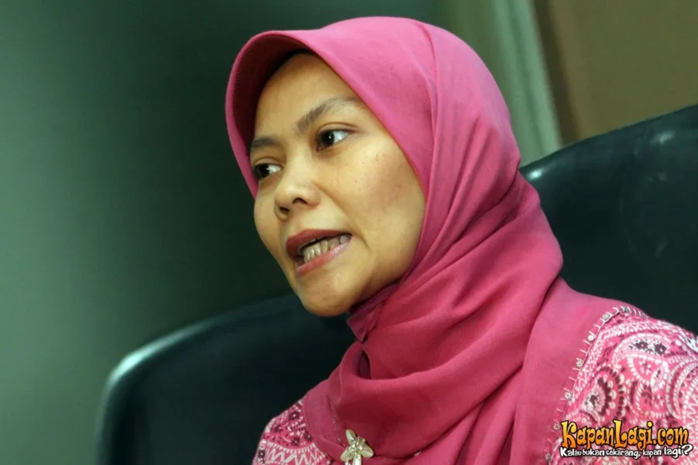 Jika Anda tidak melihat foto Endah Mayangsari, kemungkinan karena foto dengan nomor tersebut tidak tersedia di Kapanlagi.com™
