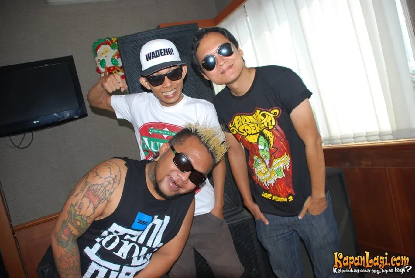 Jika Anda tidak melihat foto Endank Soekamti, kemungkinan karena foto dengan nomor tersebut tidak tersedia di Kapanlagi.com™