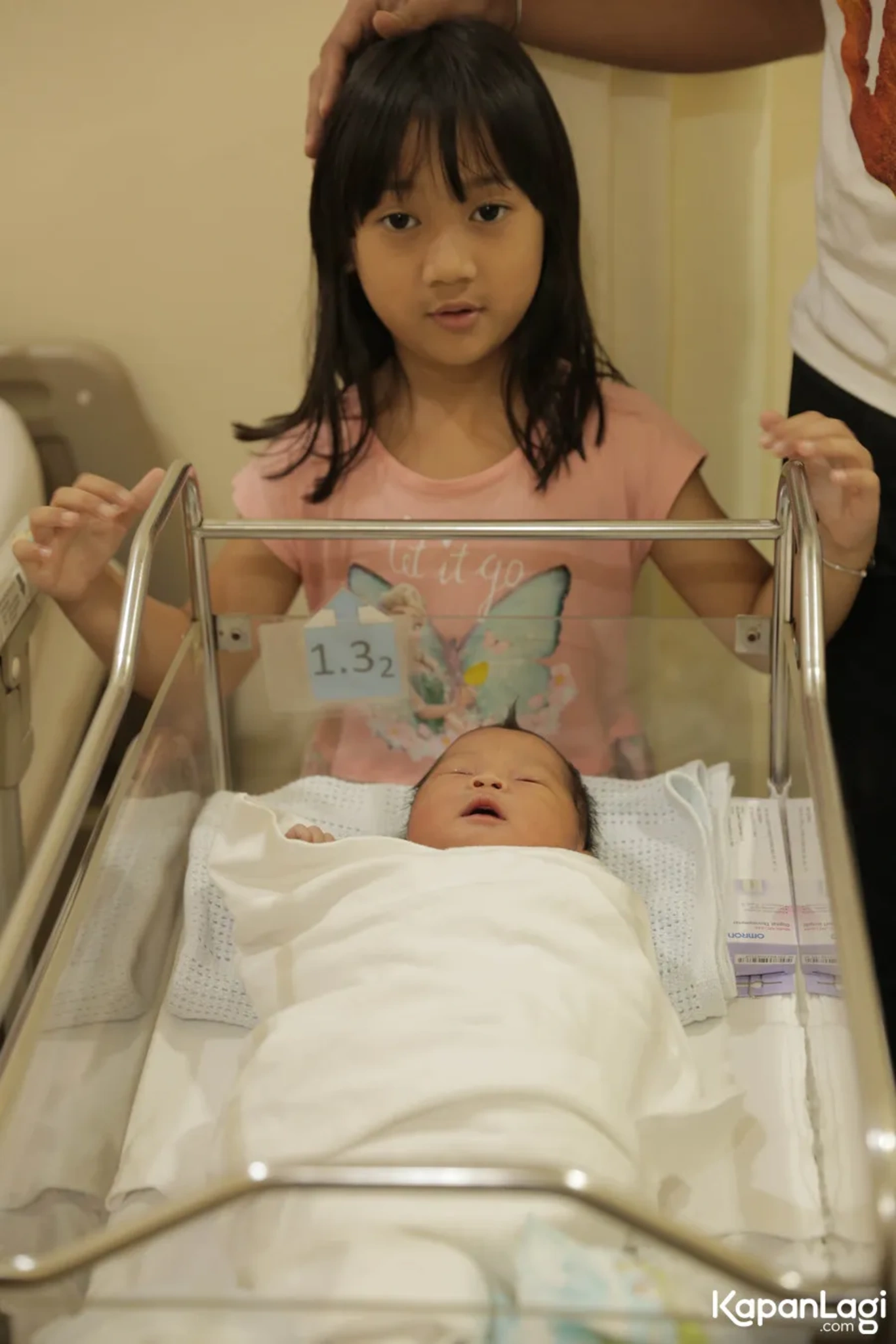 Jika Anda tidak melihat foto Euralia Cassidy Rian, kemungkinan karena foto dengan nomor tersebut tidak tersedia di Kapanlagi.com™