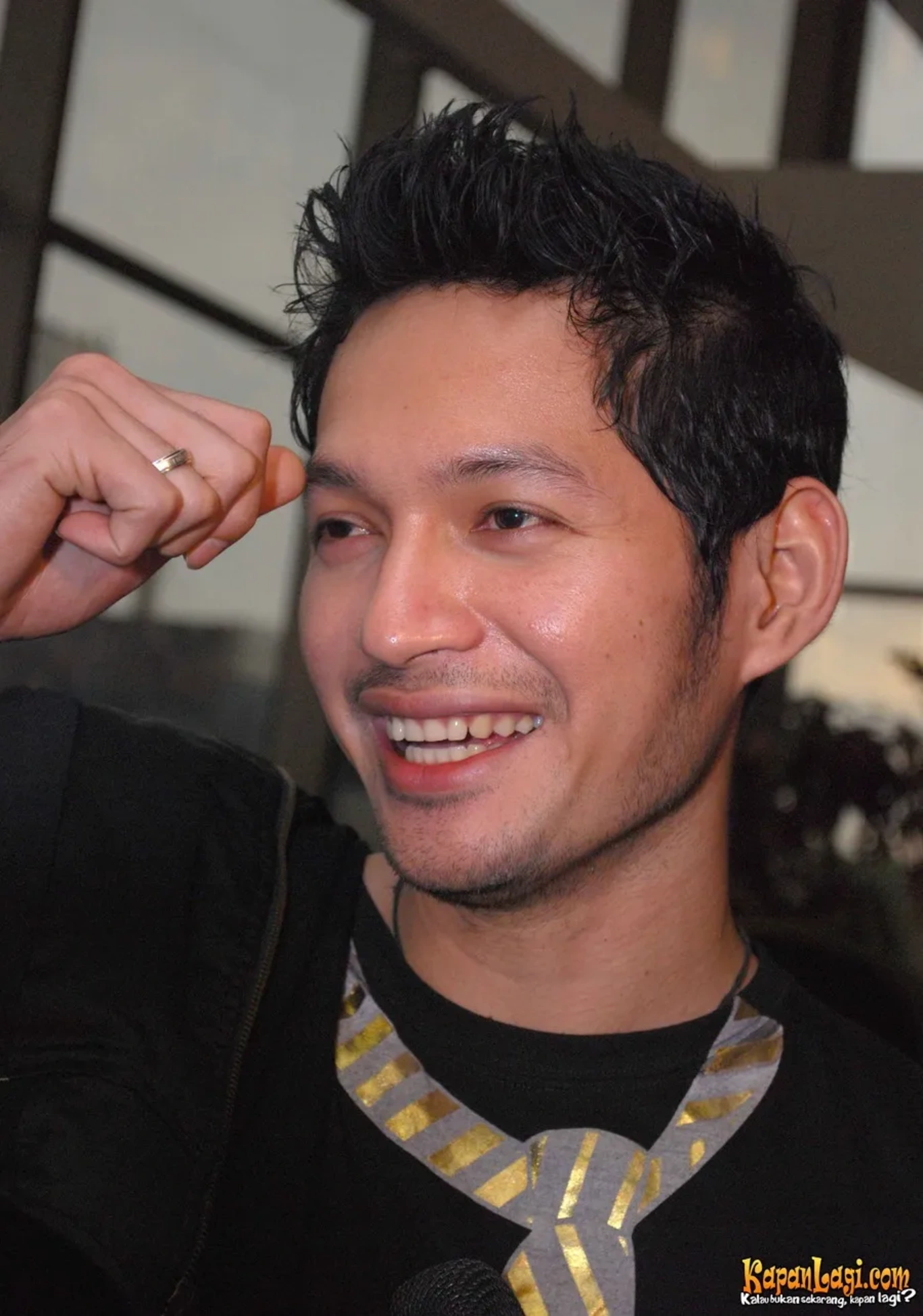 Jika Anda tidak melihat foto Evan Sanders, kemungkinan karena foto dengan nomor tersebut tidak tersedia di Kapanlagi.com™