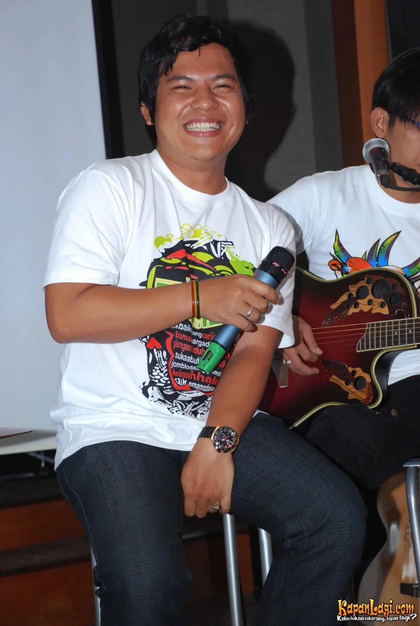 Jika Anda tidak melihat foto Faank Wali Band, kemungkinan karena foto dengan nomor tersebut tidak tersedia di Kapanlagi.com™
