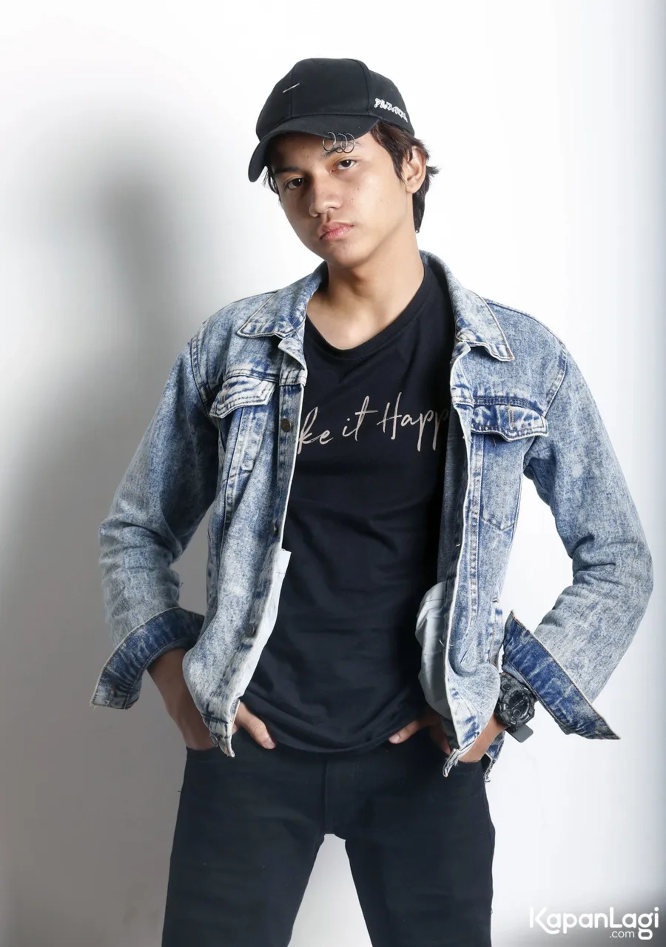 Jika Anda tidak melihat foto Fajri Un1ty Band, kemungkinan karena foto dengan nomor tersebut tidak tersedia di Kapanlagi.com™