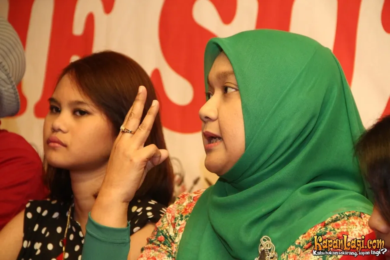 Jika Anda tidak melihat foto Family Band, kemungkinan karena foto dengan nomor tersebut tidak tersedia di Kapanlagi.com™