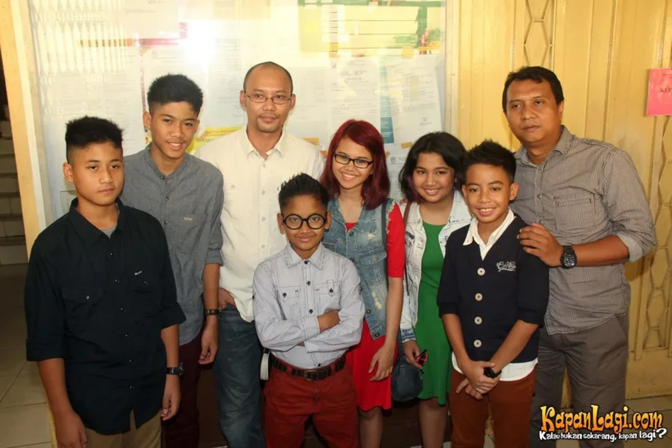 Jika Anda tidak melihat foto Family Band, kemungkinan karena foto dengan nomor tersebut tidak tersedia di Kapanlagi.com™
