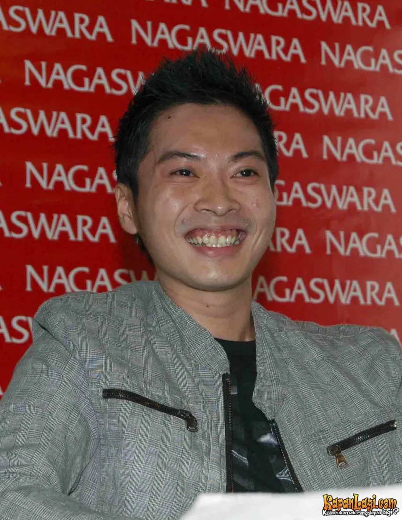 Jika Anda tidak melihat foto Fandy Santoso, kemungkinan karena foto dengan nomor tersebut tidak tersedia di Kapanlagi.com™