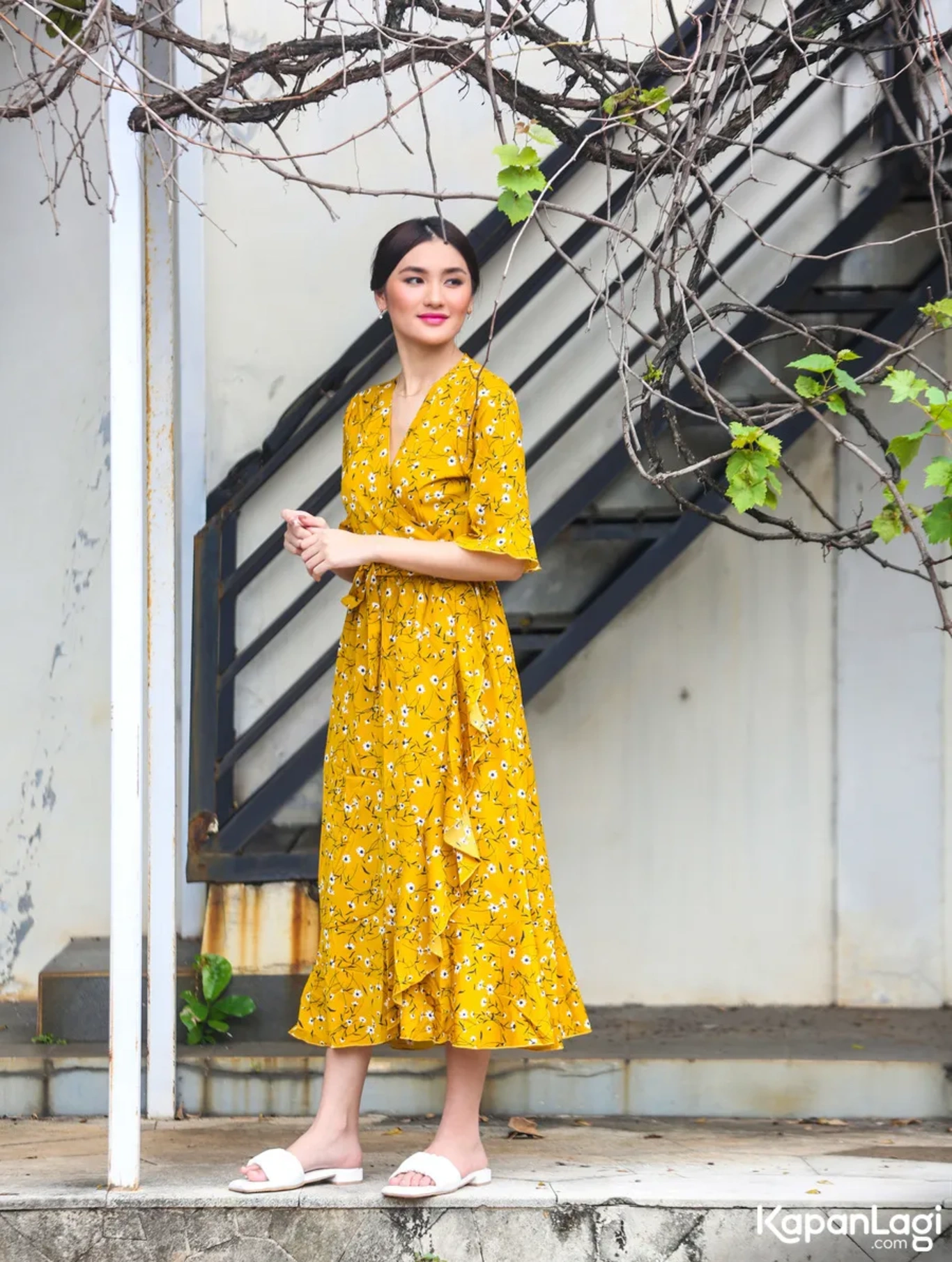 Jika Anda tidak melihat foto Fannita Posumah, kemungkinan karena foto dengan nomor tersebut tidak tersedia di Kapanlagi.com™