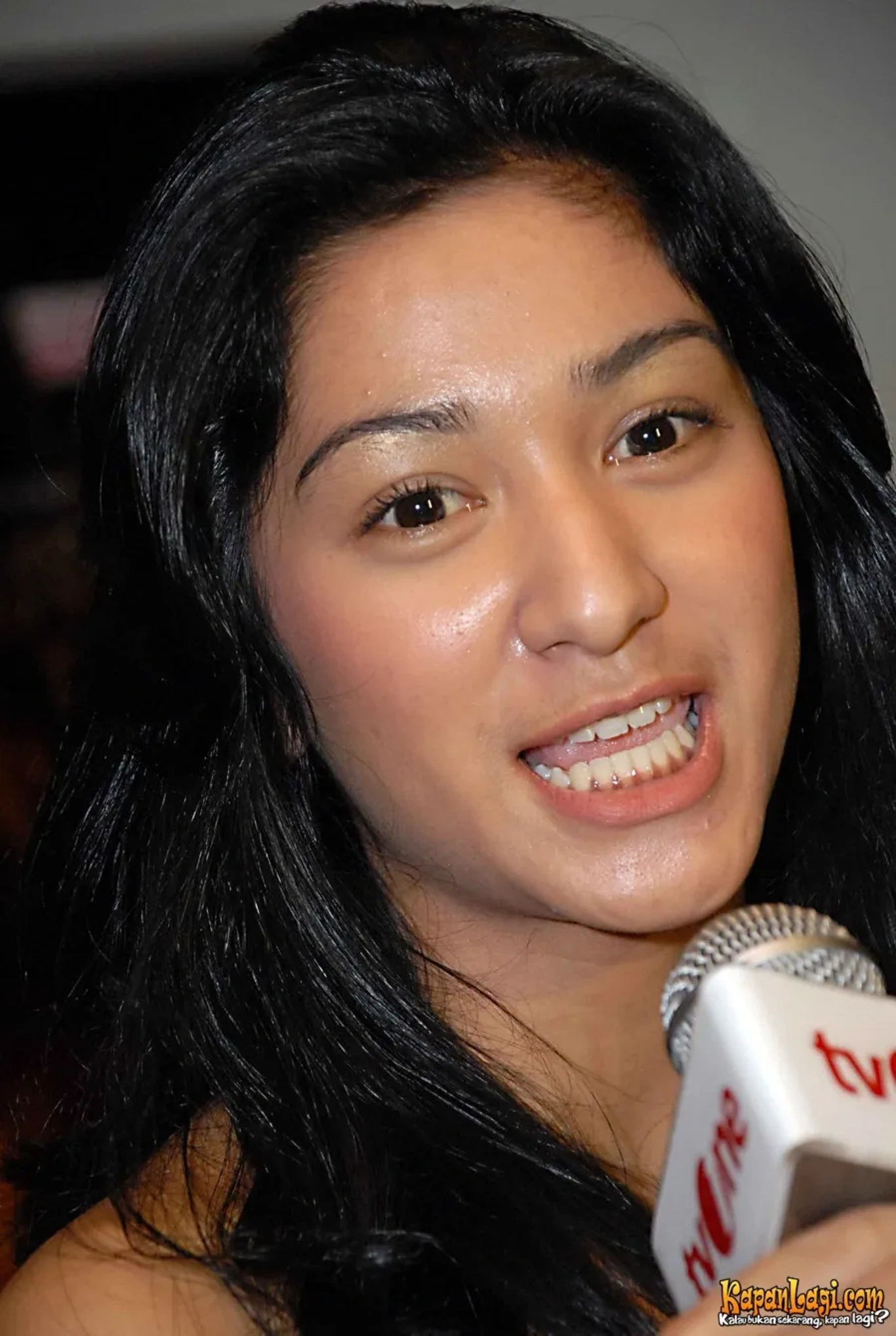 Jika Anda tidak melihat foto Fanny Ghassani, kemungkinan karena foto dengan nomor tersebut tidak tersedia di Kapanlagi.com™