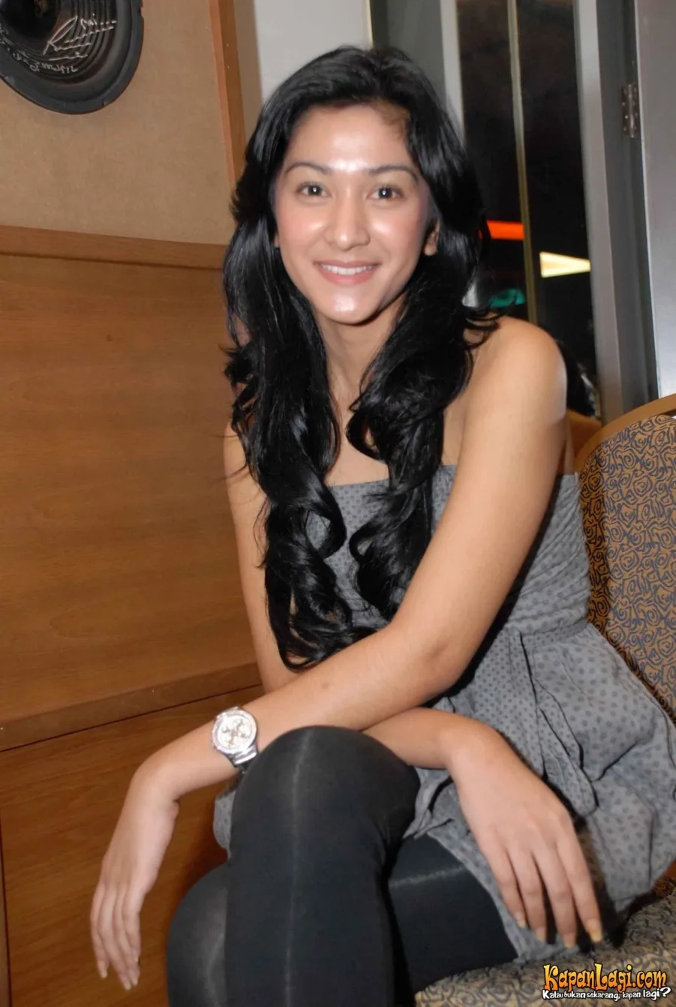 Jika Anda tidak melihat foto Fanny Ghassani, kemungkinan karena foto dengan nomor tersebut tidak tersedia di Kapanlagi.com™