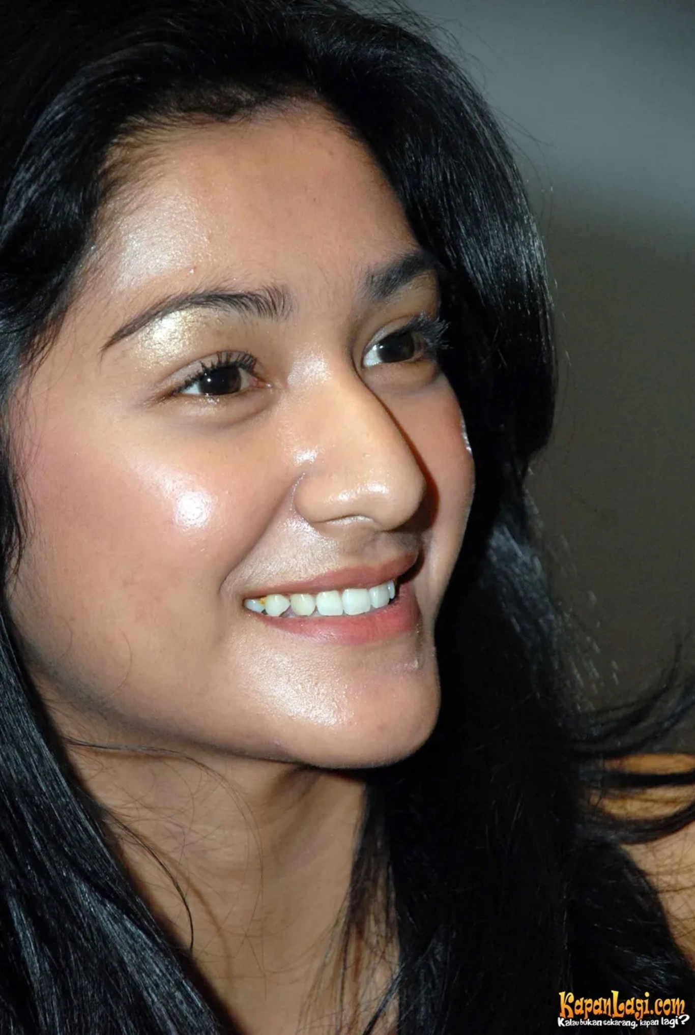 Jika Anda tidak melihat foto Fanny Ghassani, kemungkinan karena foto dengan nomor tersebut tidak tersedia di Kapanlagi.com™