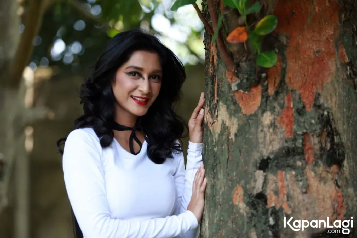 Jika Anda tidak melihat foto Fanny Ghassani, kemungkinan karena foto dengan nomor tersebut tidak tersedia di Kapanlagi.com™
