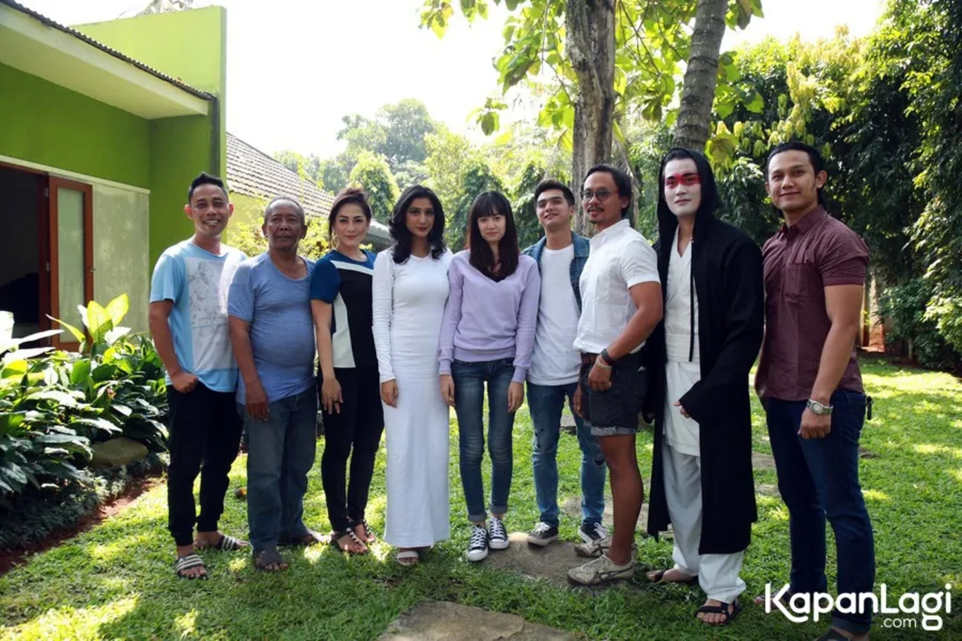 Jika Anda tidak melihat foto Fanny Ghassani, kemungkinan karena foto dengan nomor tersebut tidak tersedia di Kapanlagi.com™