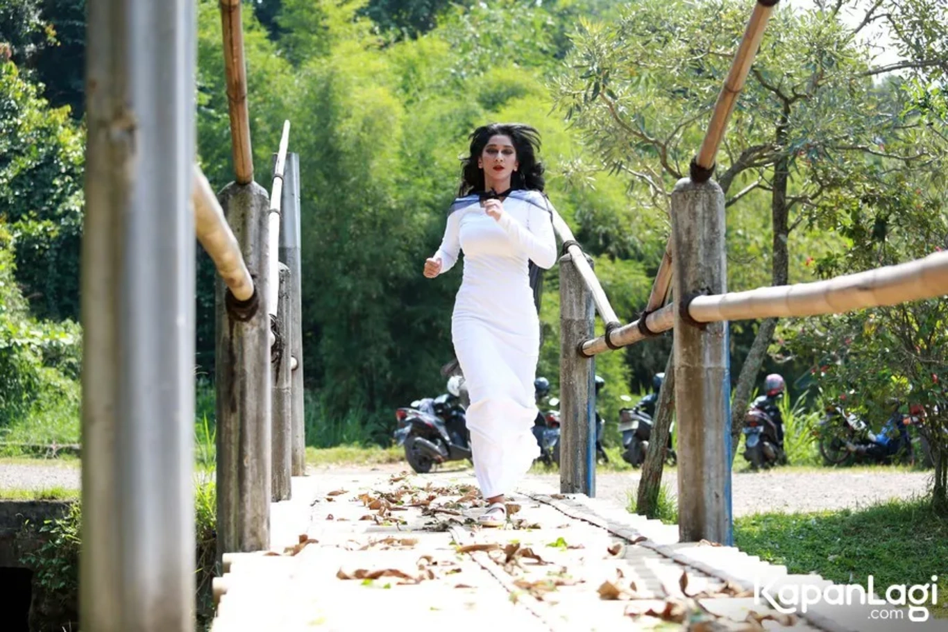 Jika Anda tidak melihat foto Fanny Ghassani, kemungkinan karena foto dengan nomor tersebut tidak tersedia di Kapanlagi.com™