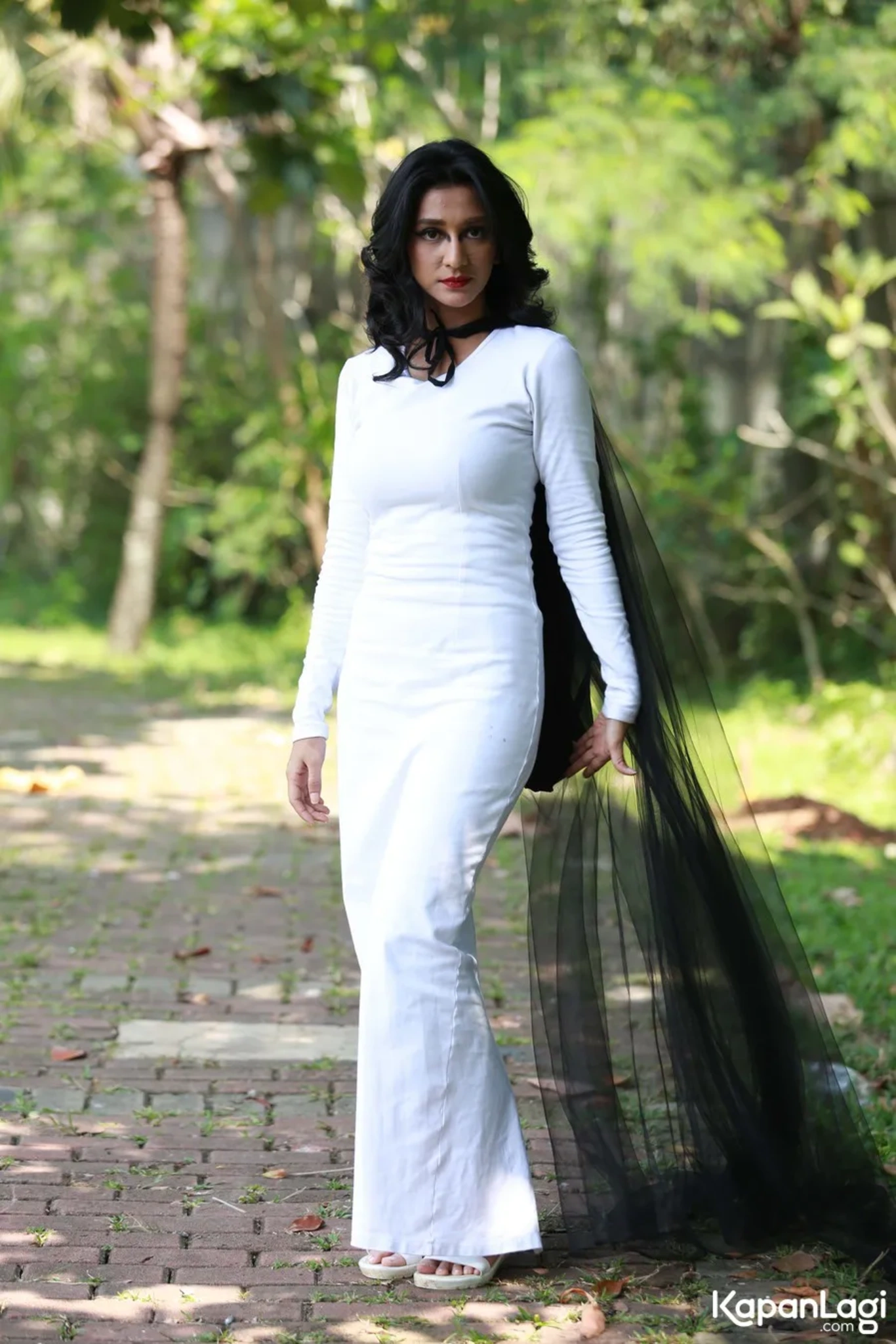 Jika Anda tidak melihat foto Fanny Ghassani, kemungkinan karena foto dengan nomor tersebut tidak tersedia di Kapanlagi.com™