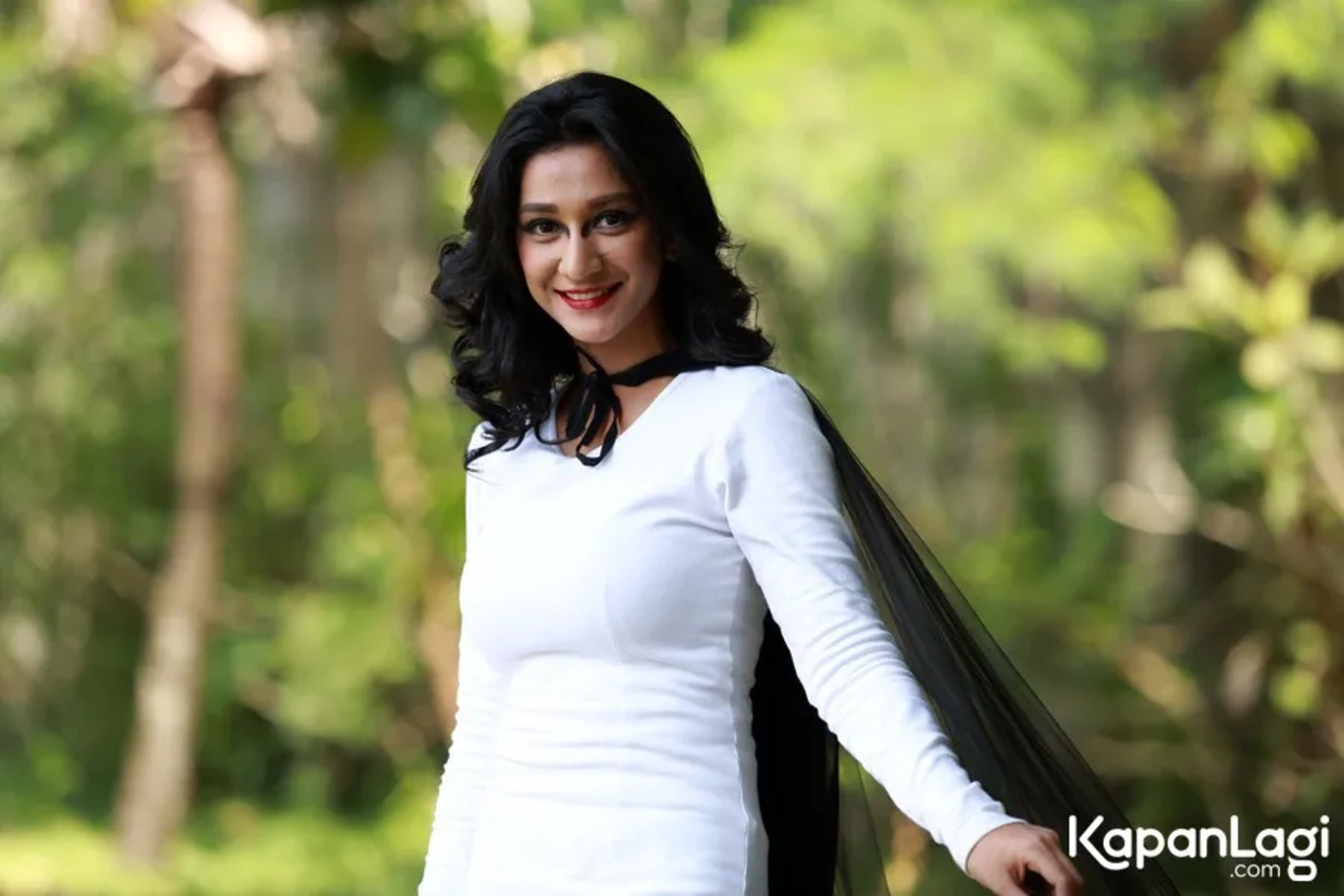 Jika Anda tidak melihat foto Fanny Ghassani, kemungkinan karena foto dengan nomor tersebut tidak tersedia di Kapanlagi.com™
