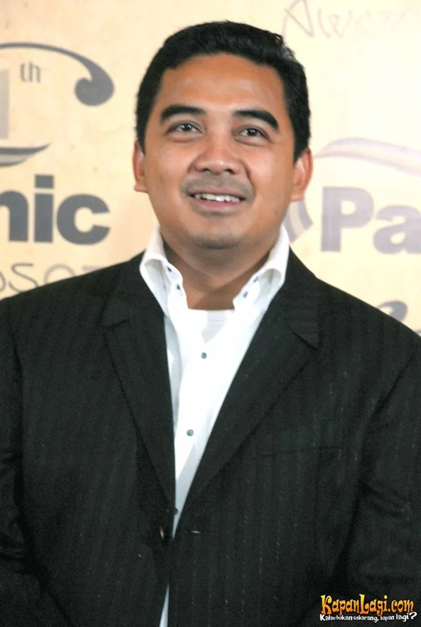 Jika Anda tidak melihat foto Farhan, kemungkinan karena foto dengan nomor tersebut tidak tersedia di Kapanlagi.com™