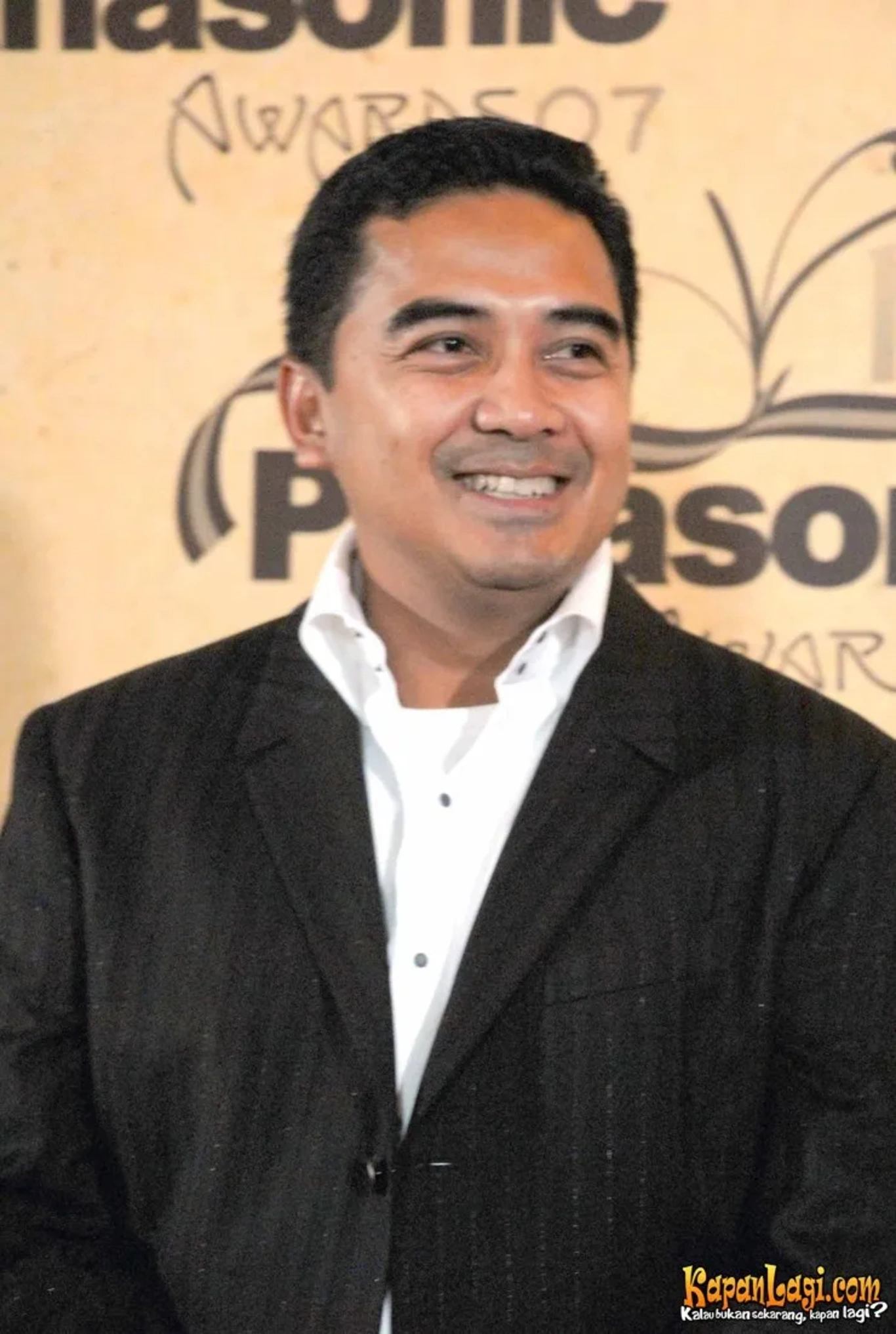 Jika Anda tidak melihat foto Farhan, kemungkinan karena foto dengan nomor tersebut tidak tersedia di Kapanlagi.com™