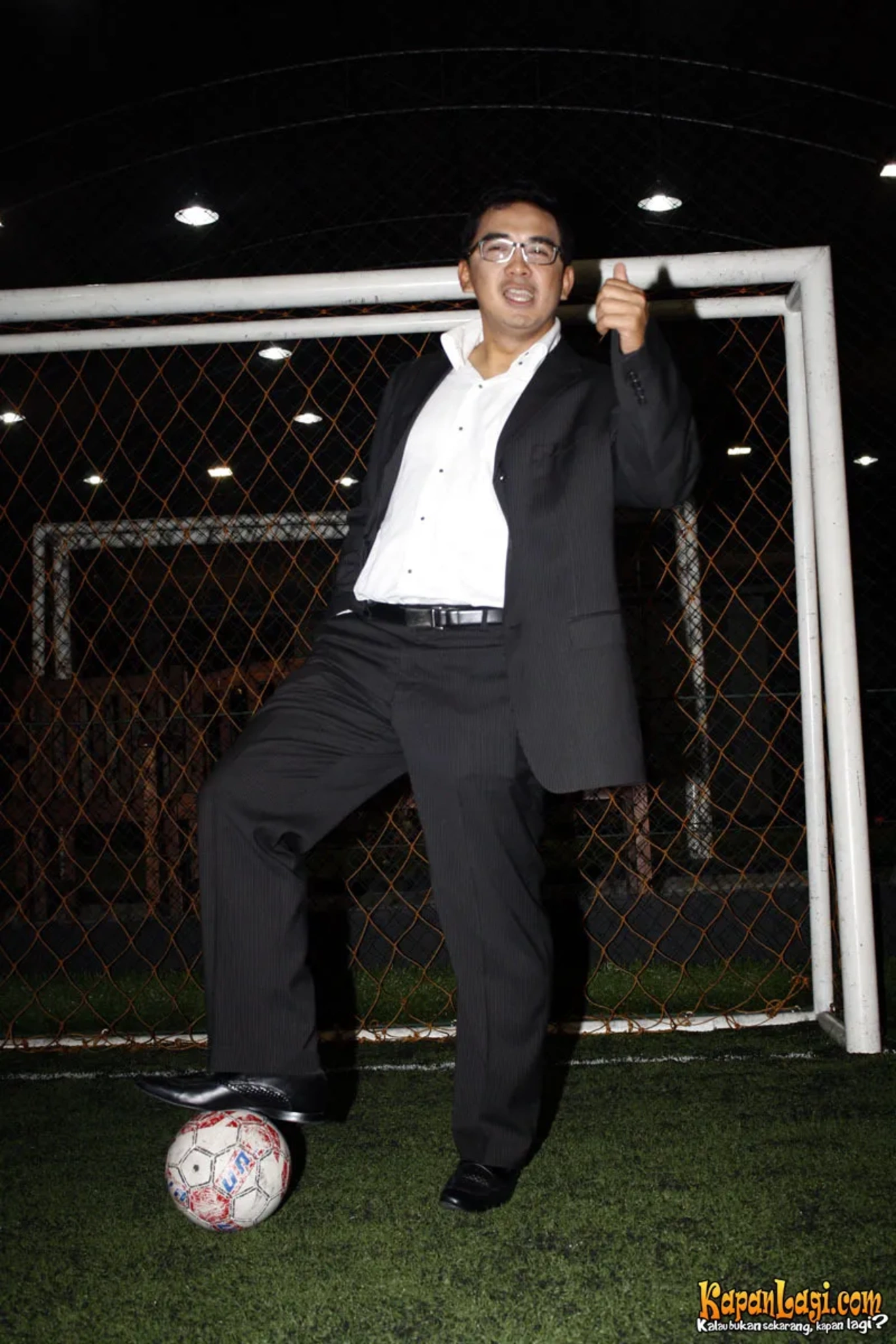 Jika Anda tidak melihat foto Farhan, kemungkinan karena foto dengan nomor tersebut tidak tersedia di Kapanlagi.com™