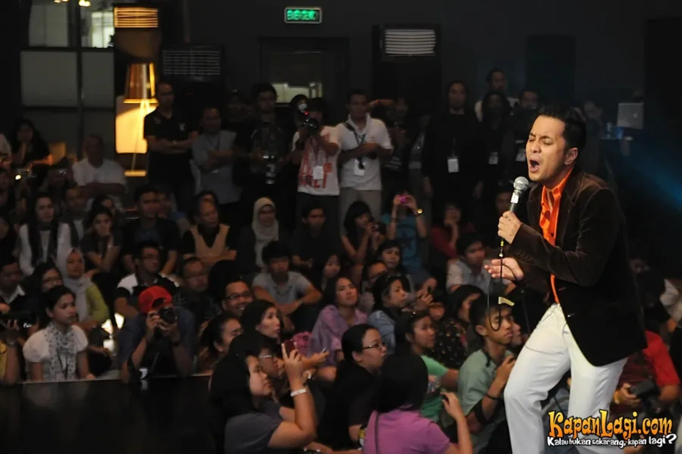 Jika Anda tidak melihat foto Fathur Java Jive, kemungkinan karena foto dengan nomor tersebut tidak tersedia di Kapanlagi.com™