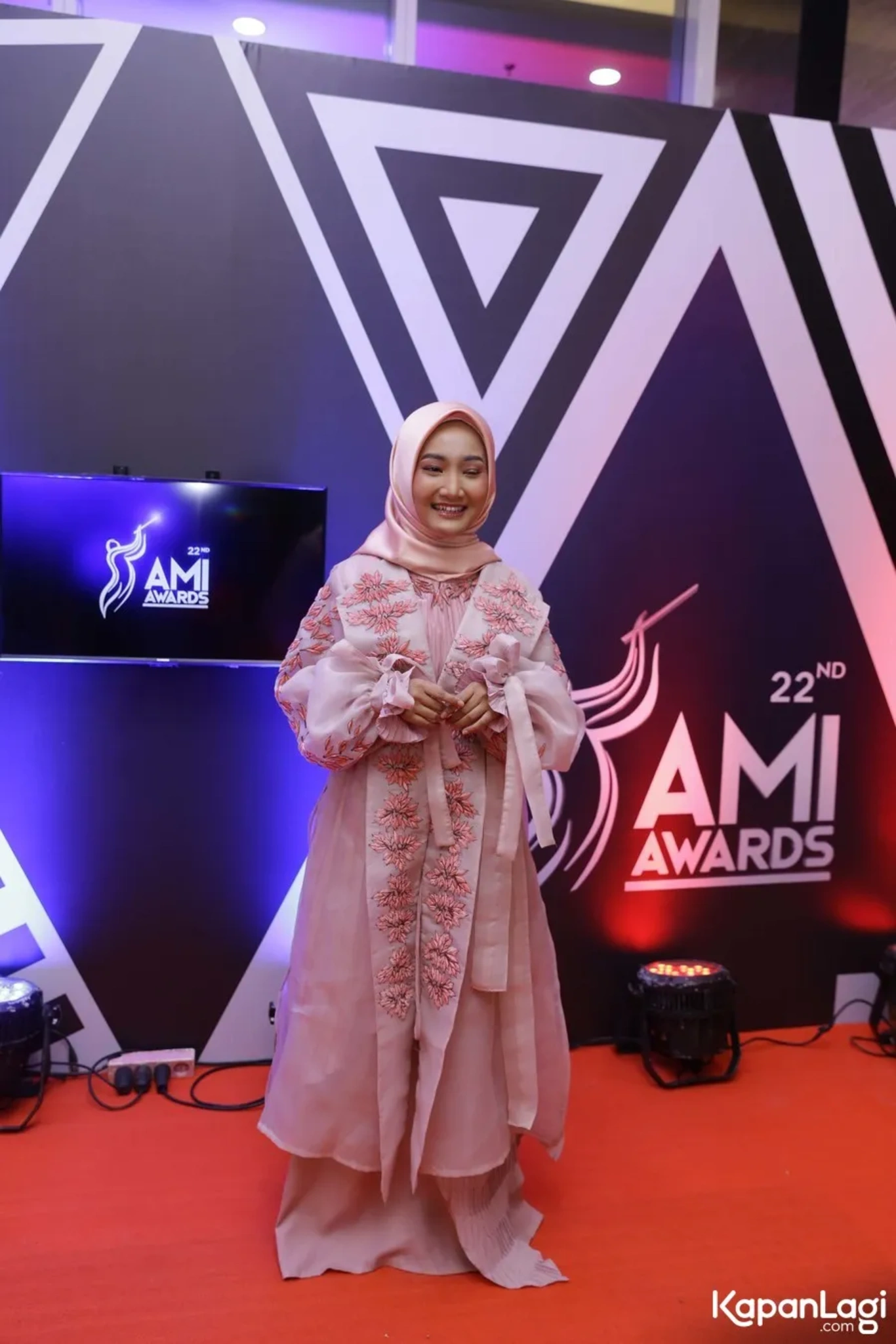 Jika Anda tidak melihat foto Fatin Shidqia, kemungkinan karena foto dengan nomor tersebut tidak tersedia di Kapanlagi.com™