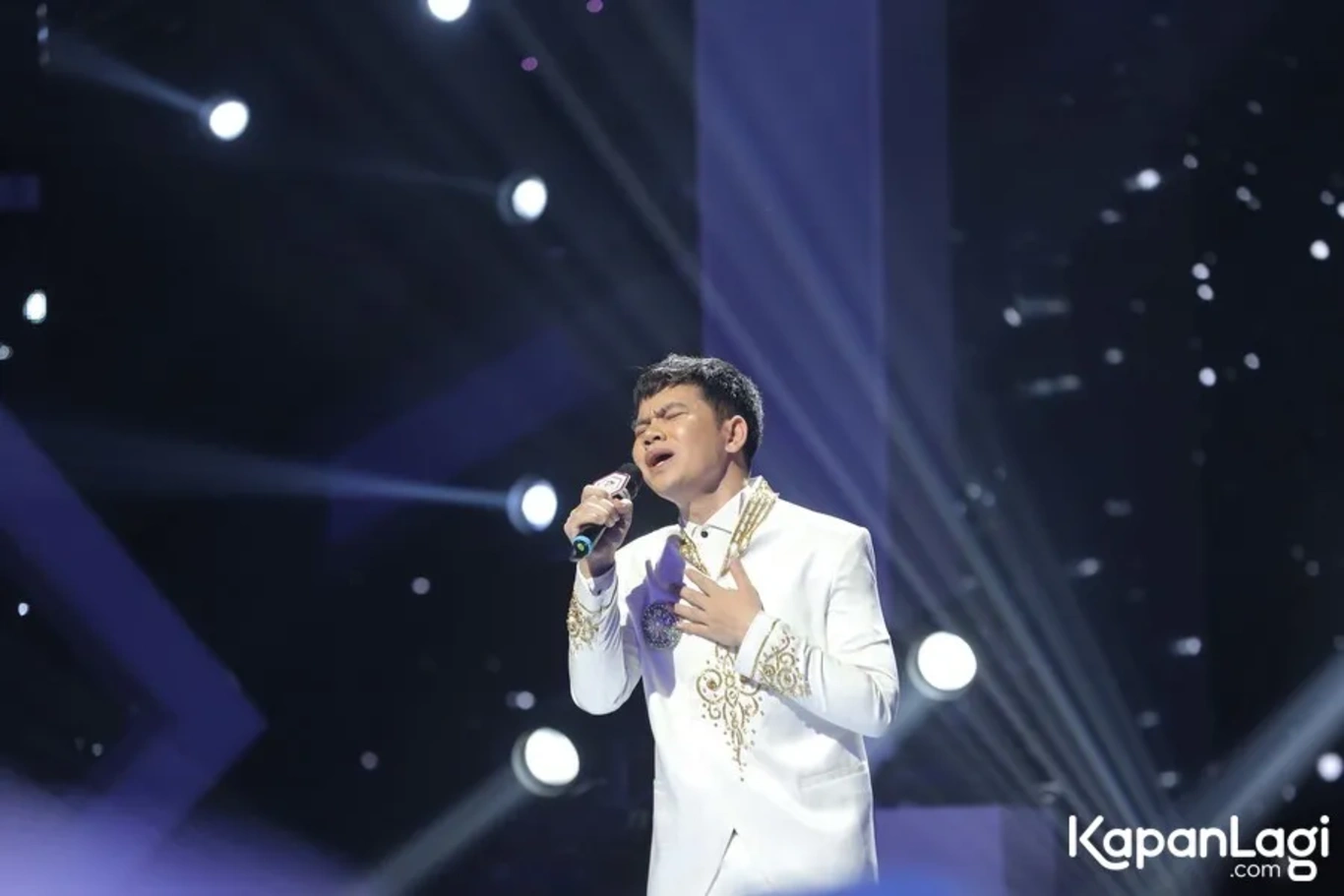 Jika Anda tidak melihat foto Faul Lida, kemungkinan karena foto dengan nomor tersebut tidak tersedia di Kapanlagi.com™