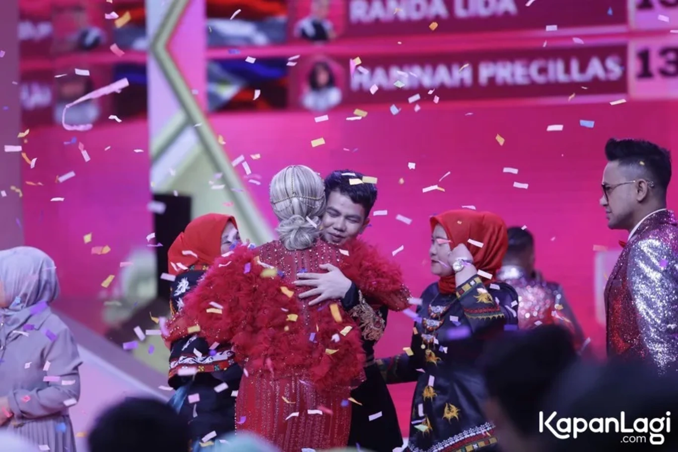 Jika Anda tidak melihat foto Faul Lida, kemungkinan karena foto dengan nomor tersebut tidak tersedia di Kapanlagi.com™
