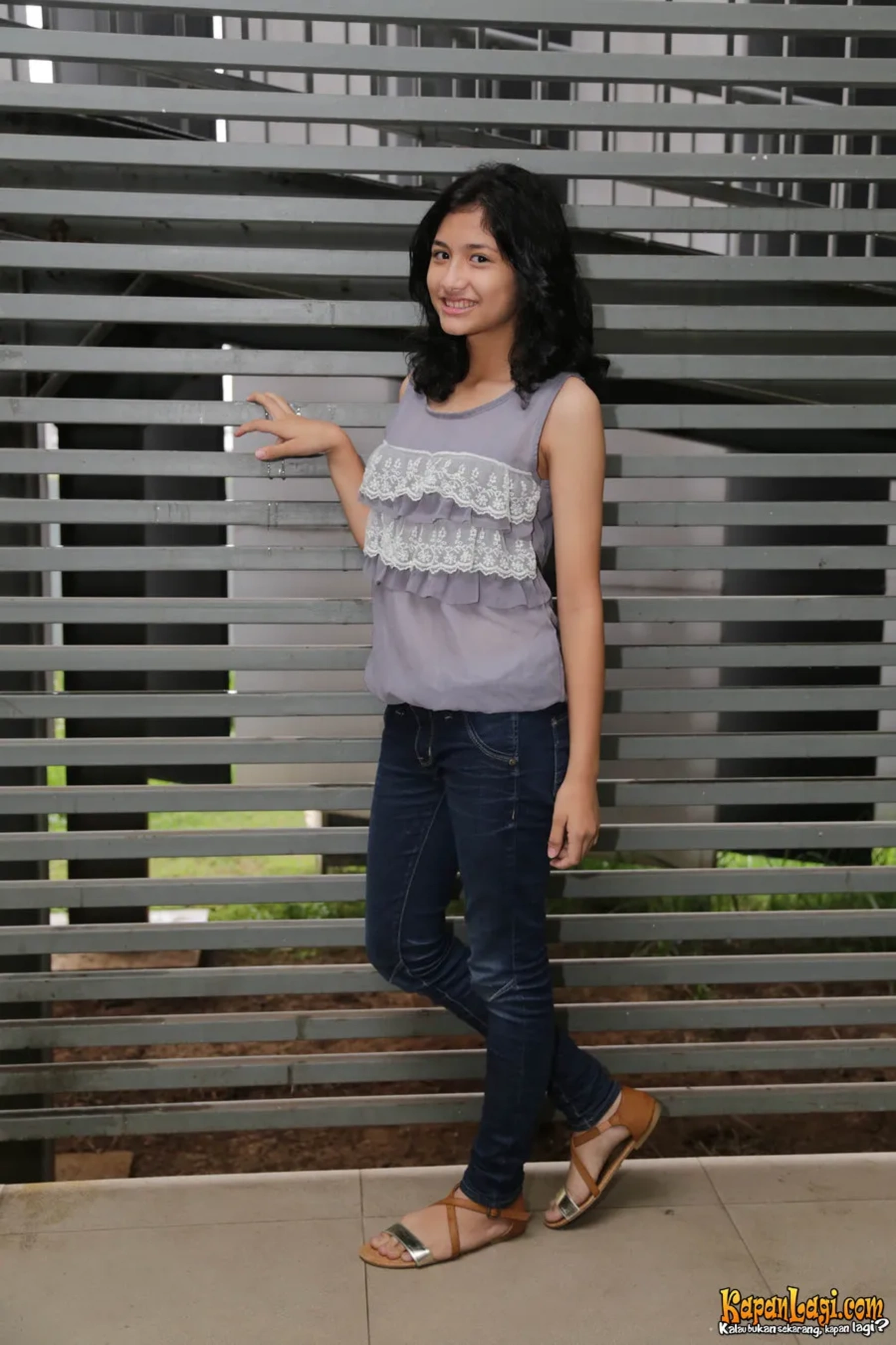Jika Anda tidak melihat foto Faye Nicole Jones, kemungkinan karena foto dengan nomor tersebut tidak tersedia di Kapanlagi.com™