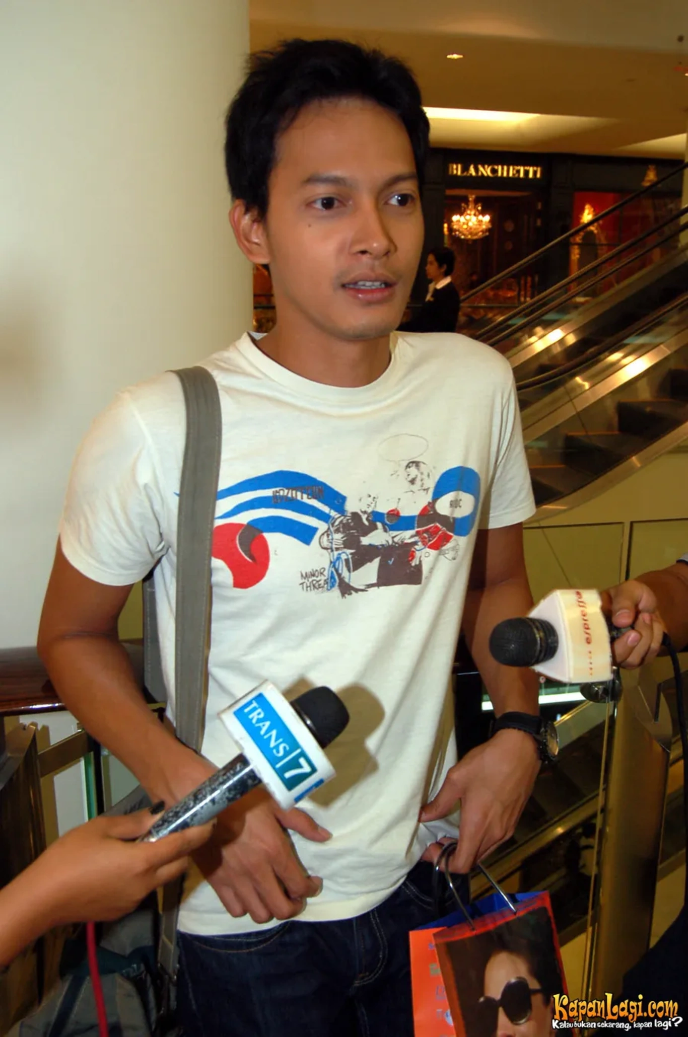 Jika Anda tidak melihat foto Fedi Nuril, kemungkinan karena foto dengan nomor tersebut tidak tersedia di Kapanlagi.com™