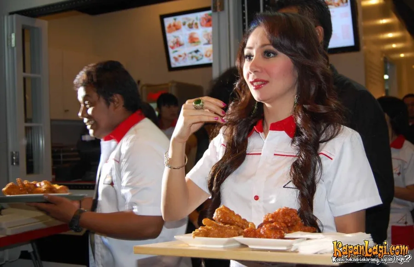 Jika Anda tidak melihat foto Femmy Permatasari, kemungkinan karena foto dengan nomor tersebut tidak tersedia di Kapanlagi.com™