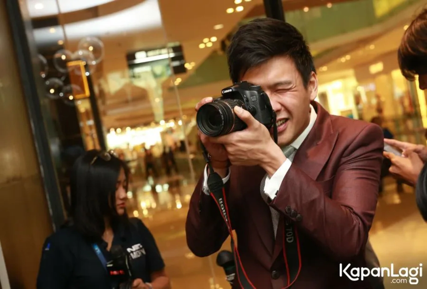 Jika Anda tidak melihat foto Fendy Chow, kemungkinan karena foto dengan nomor tersebut tidak tersedia di Kapanlagi.com™