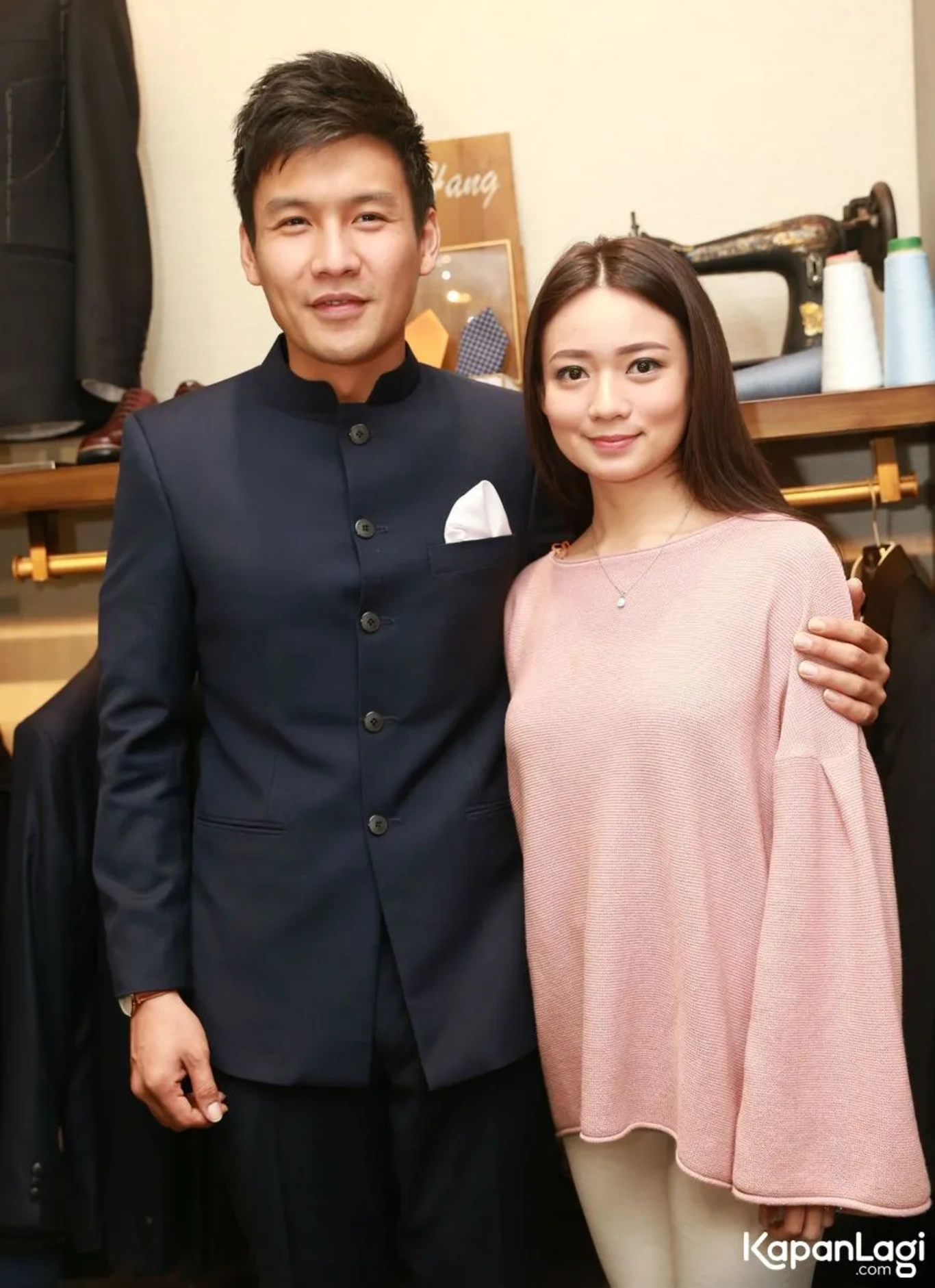 Jika Anda tidak melihat foto Fendy Chow, kemungkinan karena foto dengan nomor tersebut tidak tersedia di Kapanlagi.com™