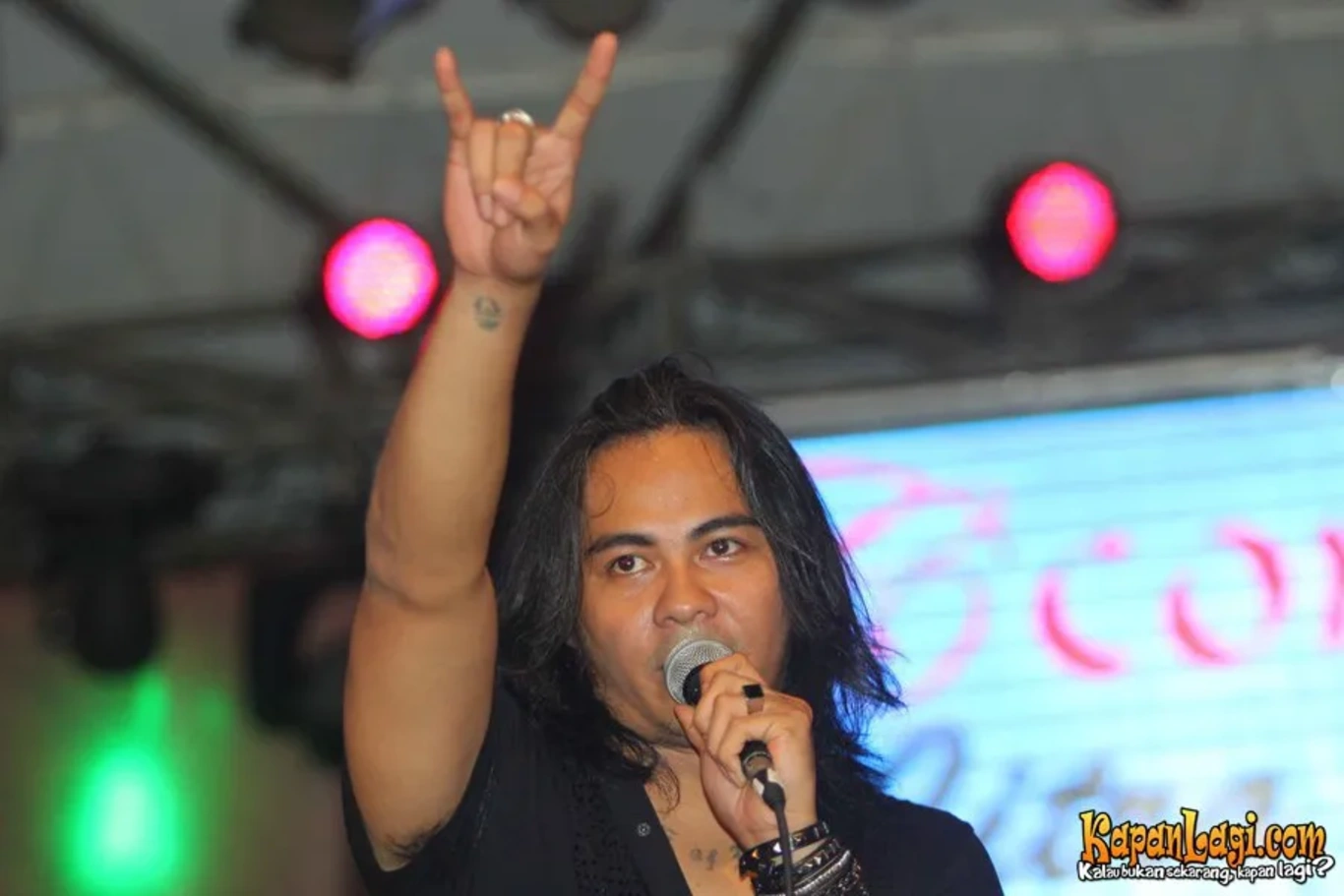 Jika Anda tidak melihat foto Ferdy Tahier, kemungkinan karena foto dengan nomor tersebut tidak tersedia di Kapanlagi.com™