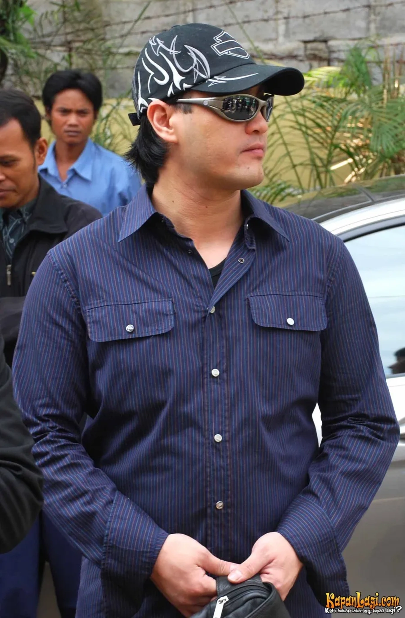 Jika Anda tidak melihat foto Ferry Irawan, kemungkinan karena foto dengan nomor tersebut tidak tersedia di Kapanlagi.com™