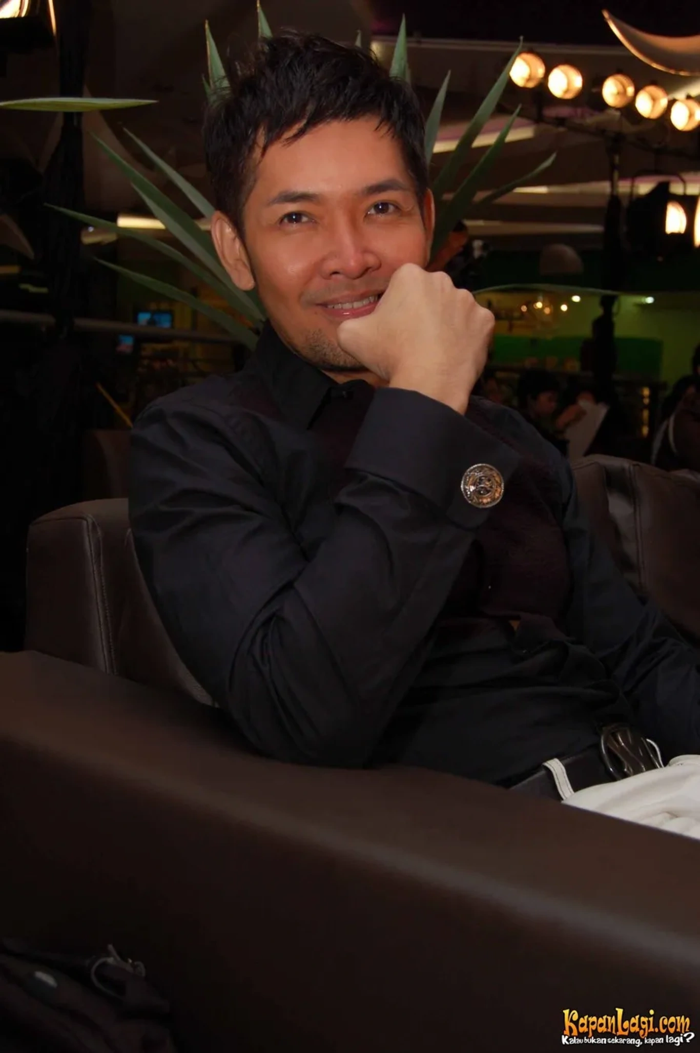 Jika Anda tidak melihat foto Ferry Salim, kemungkinan karena foto dengan nomor tersebut tidak tersedia di Kapanlagi.com™