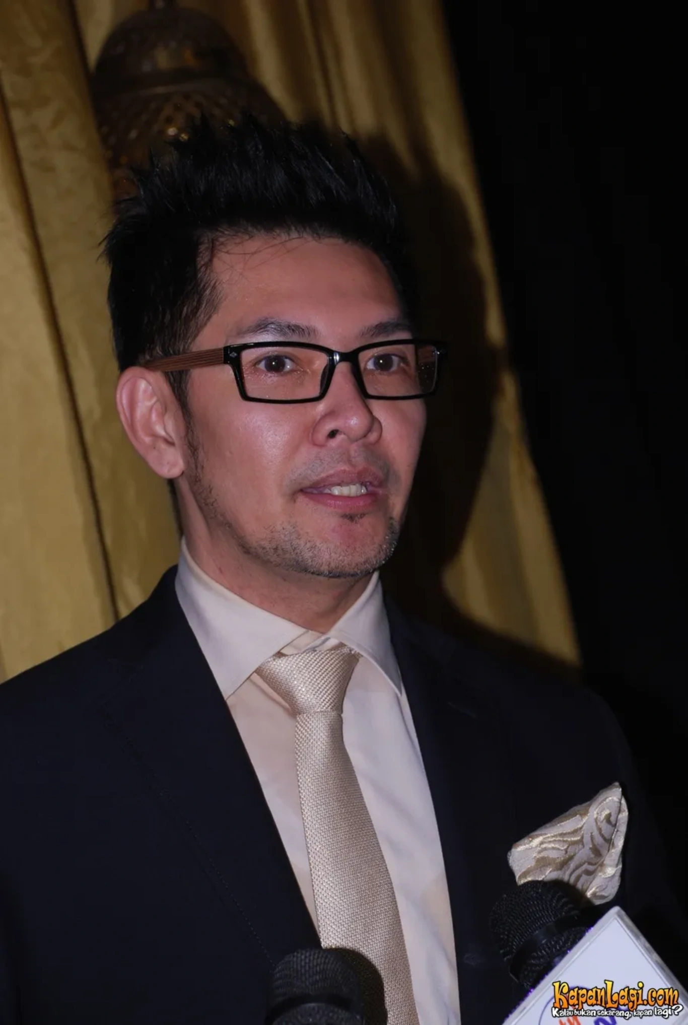 Jika Anda tidak melihat foto Ferry Salim, kemungkinan karena foto dengan nomor tersebut tidak tersedia di Kapanlagi.com™