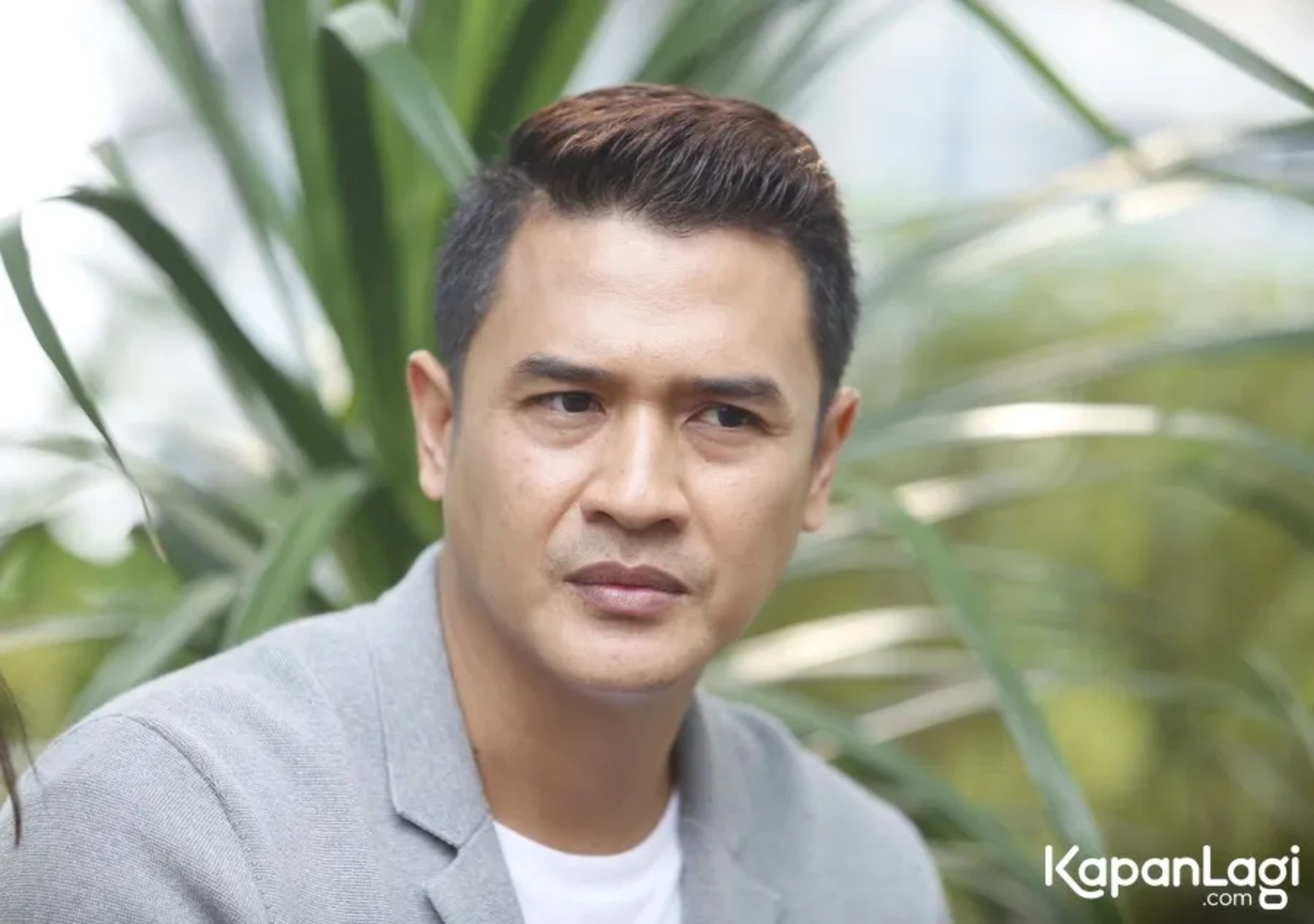Jika Anda tidak melihat foto Fery Ixel, kemungkinan karena foto dengan nomor tersebut tidak tersedia di Kapanlagi.com™