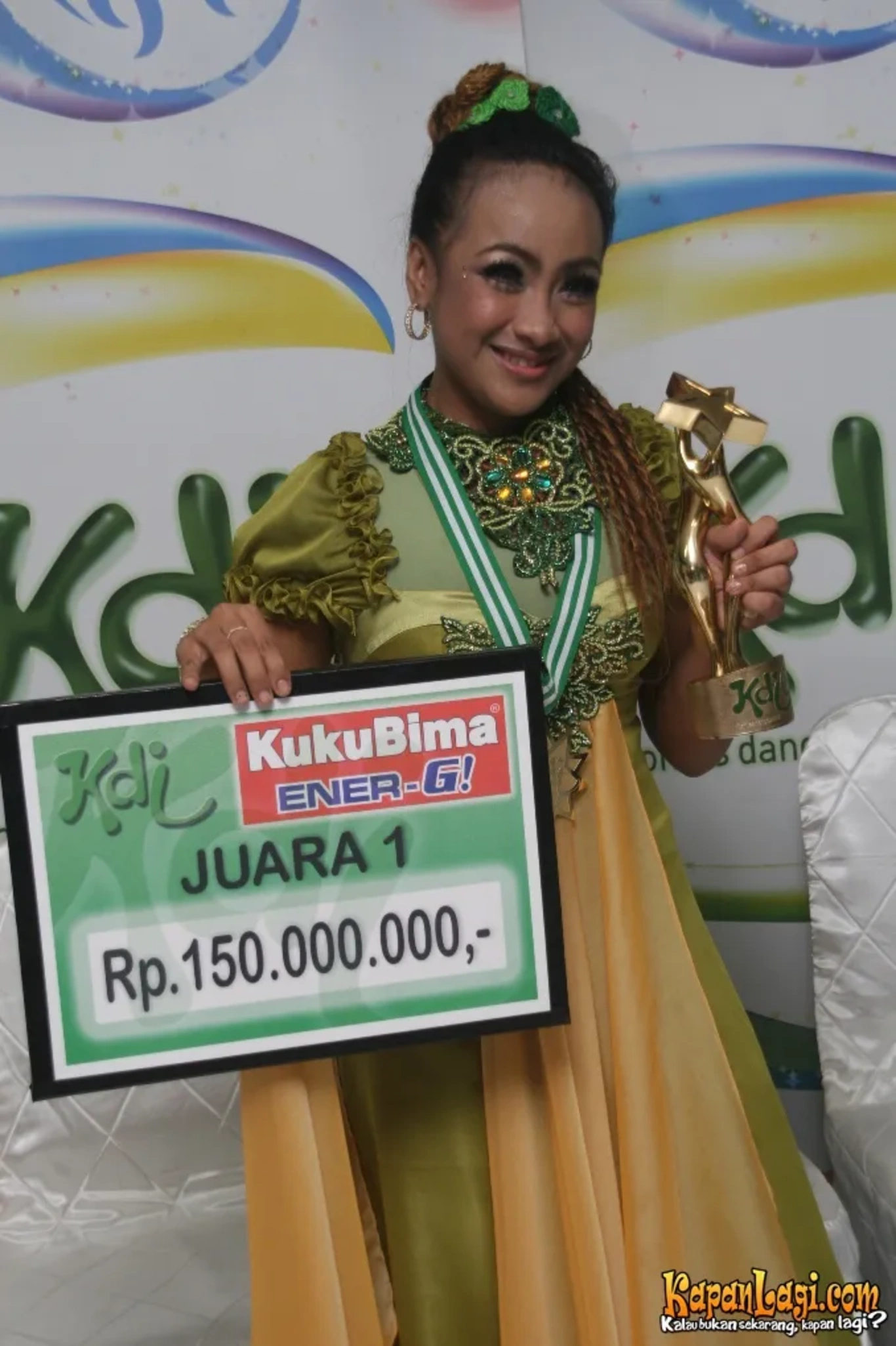 Jika Anda tidak melihat foto Fika KDI, kemungkinan karena foto dengan nomor tersebut tidak tersedia di Kapanlagi.com™