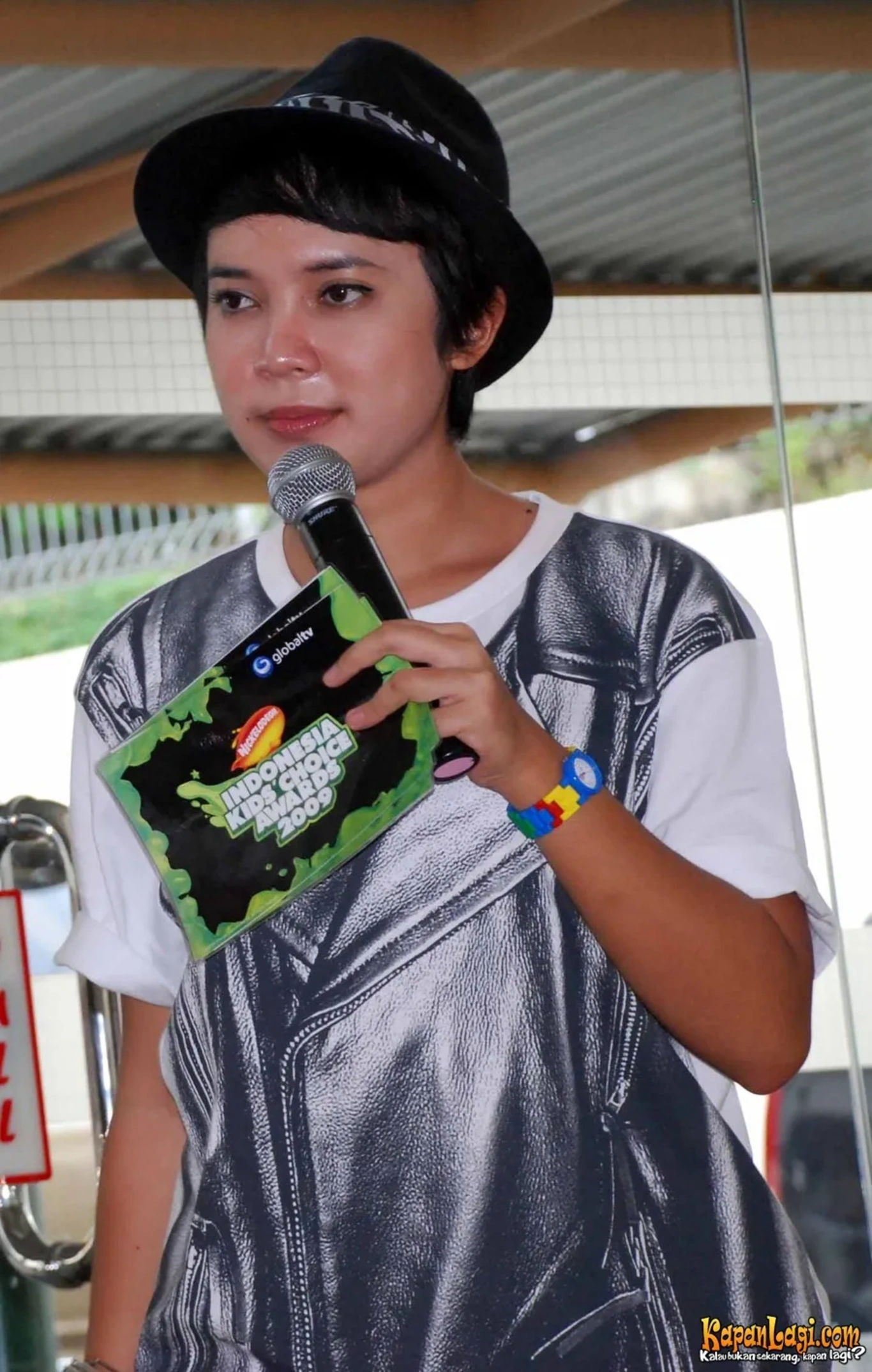 Jika Anda tidak melihat foto Fitri Tropica, kemungkinan karena foto dengan nomor tersebut tidak tersedia di Kapanlagi.com™