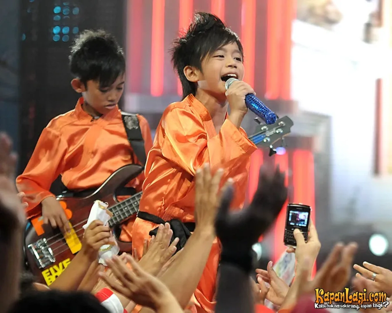 Jika Anda tidak melihat foto Five Boys, kemungkinan karena foto dengan nomor tersebut tidak tersedia di Kapanlagi.com™