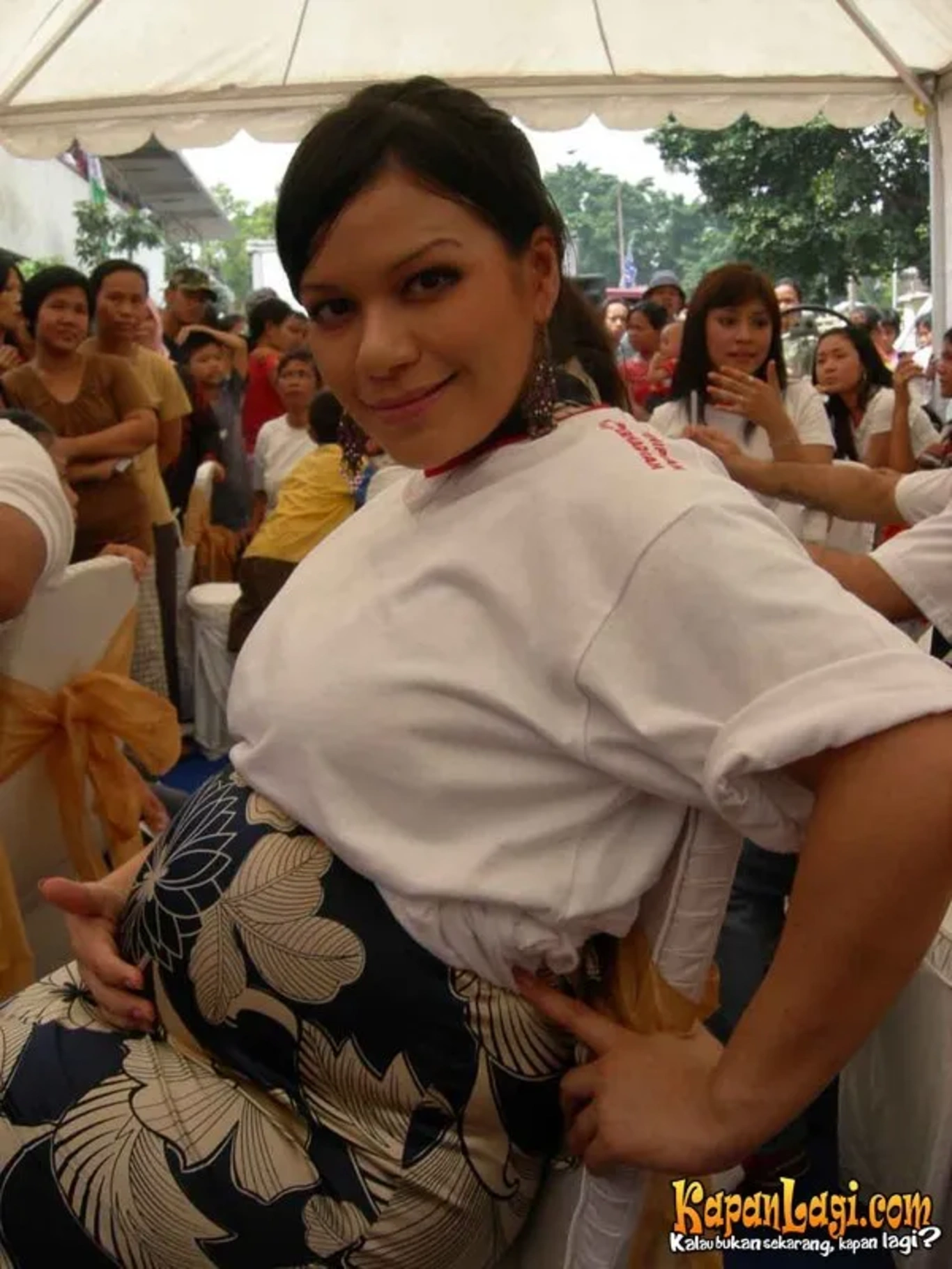 Jika Anda tidak melihat foto Fla Tofu, kemungkinan karena foto dengan nomor tersebut tidak tersedia di Kapanlagi.com™