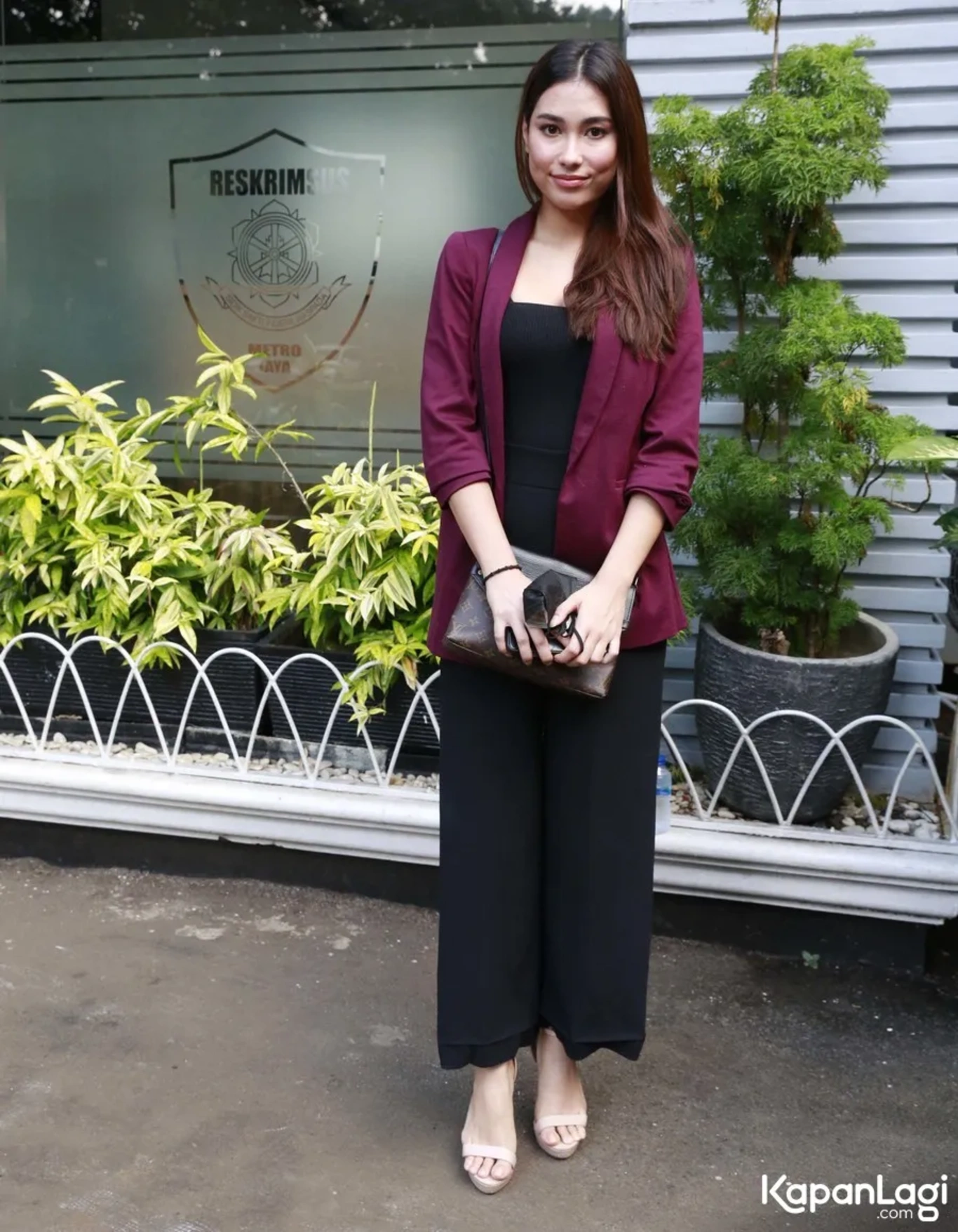 Jika Anda tidak melihat foto Frederika Cull, kemungkinan karena foto dengan nomor tersebut tidak tersedia di Kapanlagi.com™