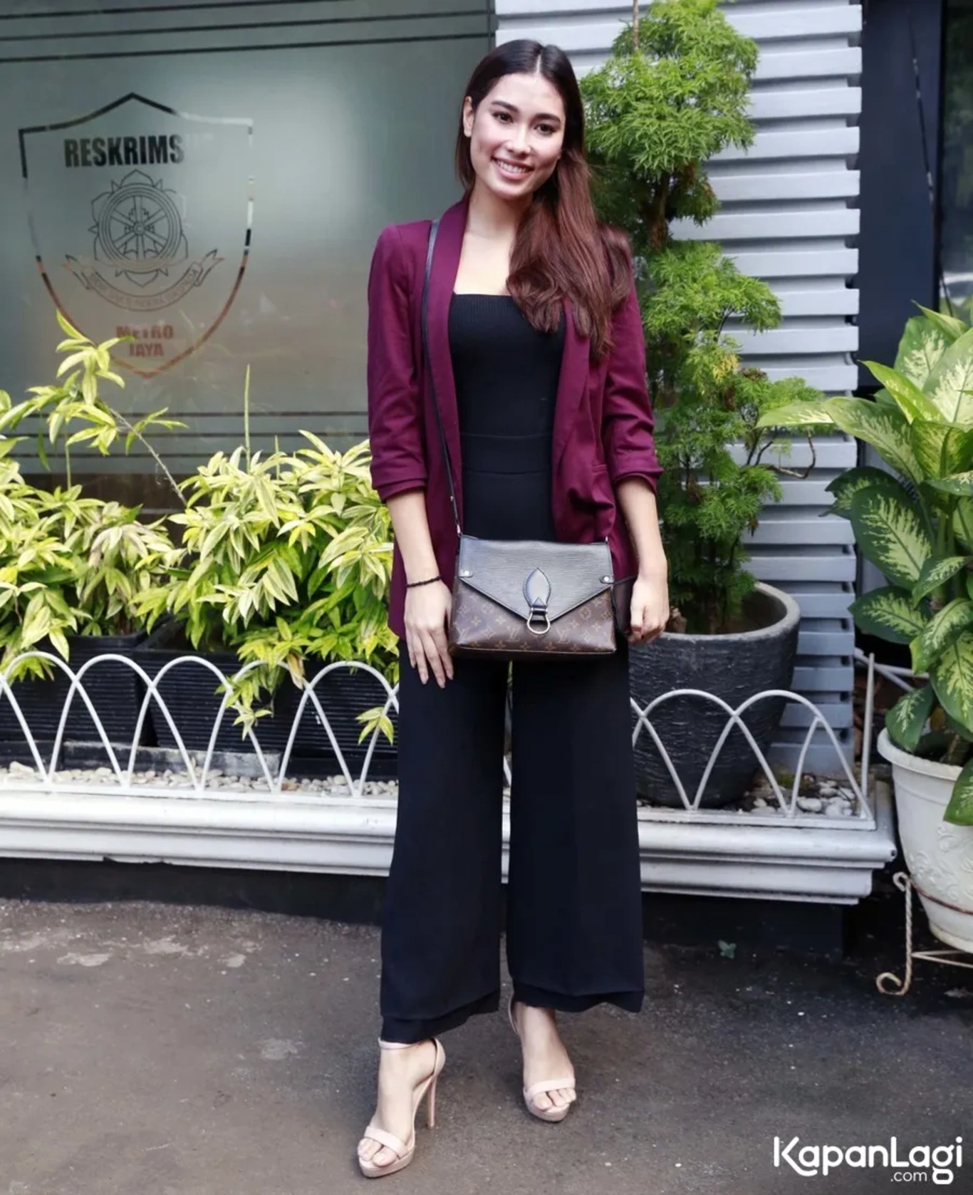 Jika Anda tidak melihat foto Frederika Cull, kemungkinan karena foto dengan nomor tersebut tidak tersedia di Kapanlagi.com™