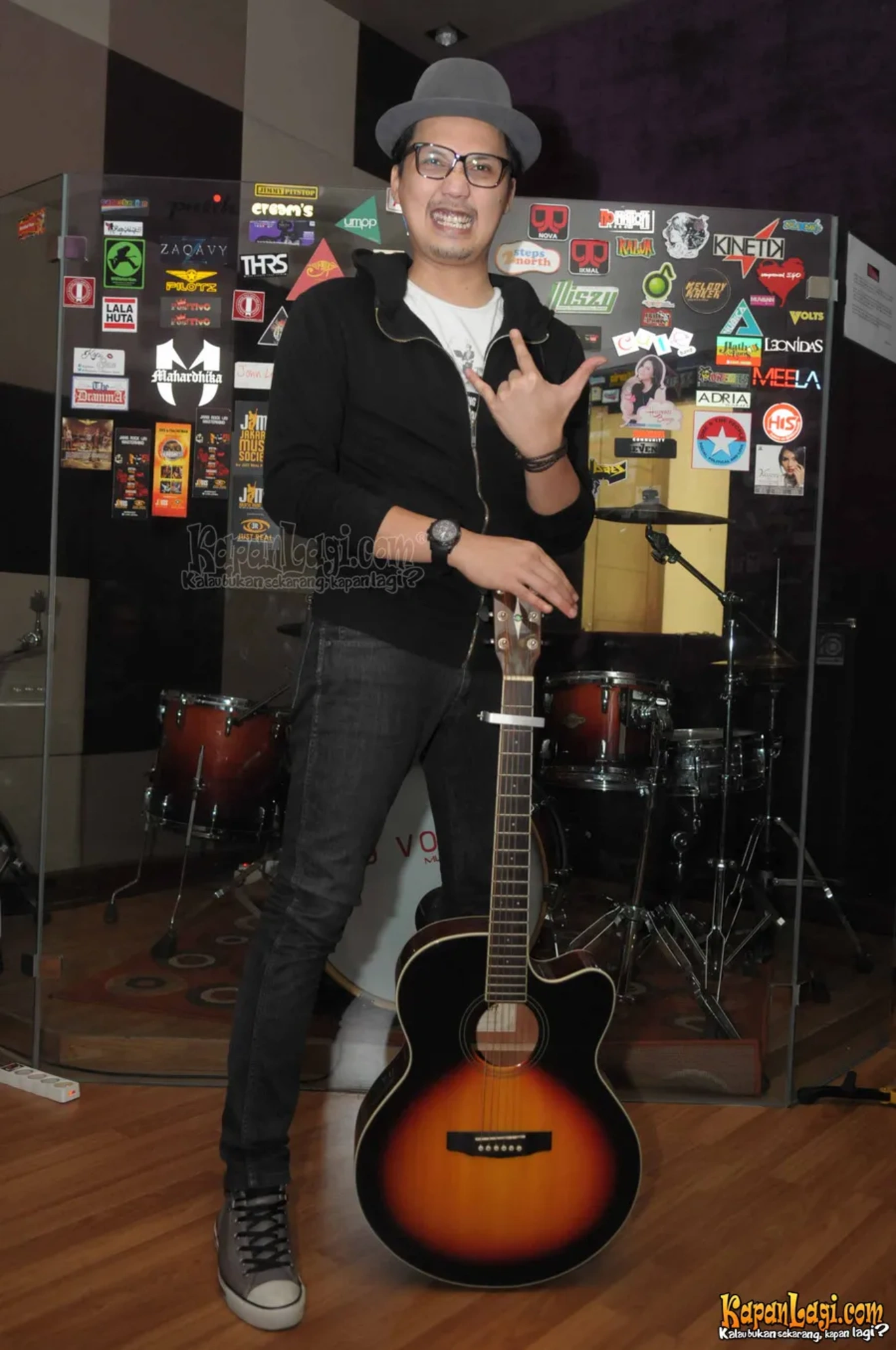 Jika Anda tidak melihat foto Fredy, kemungkinan karena foto dengan nomor tersebut tidak tersedia di Kapanlagi.com™