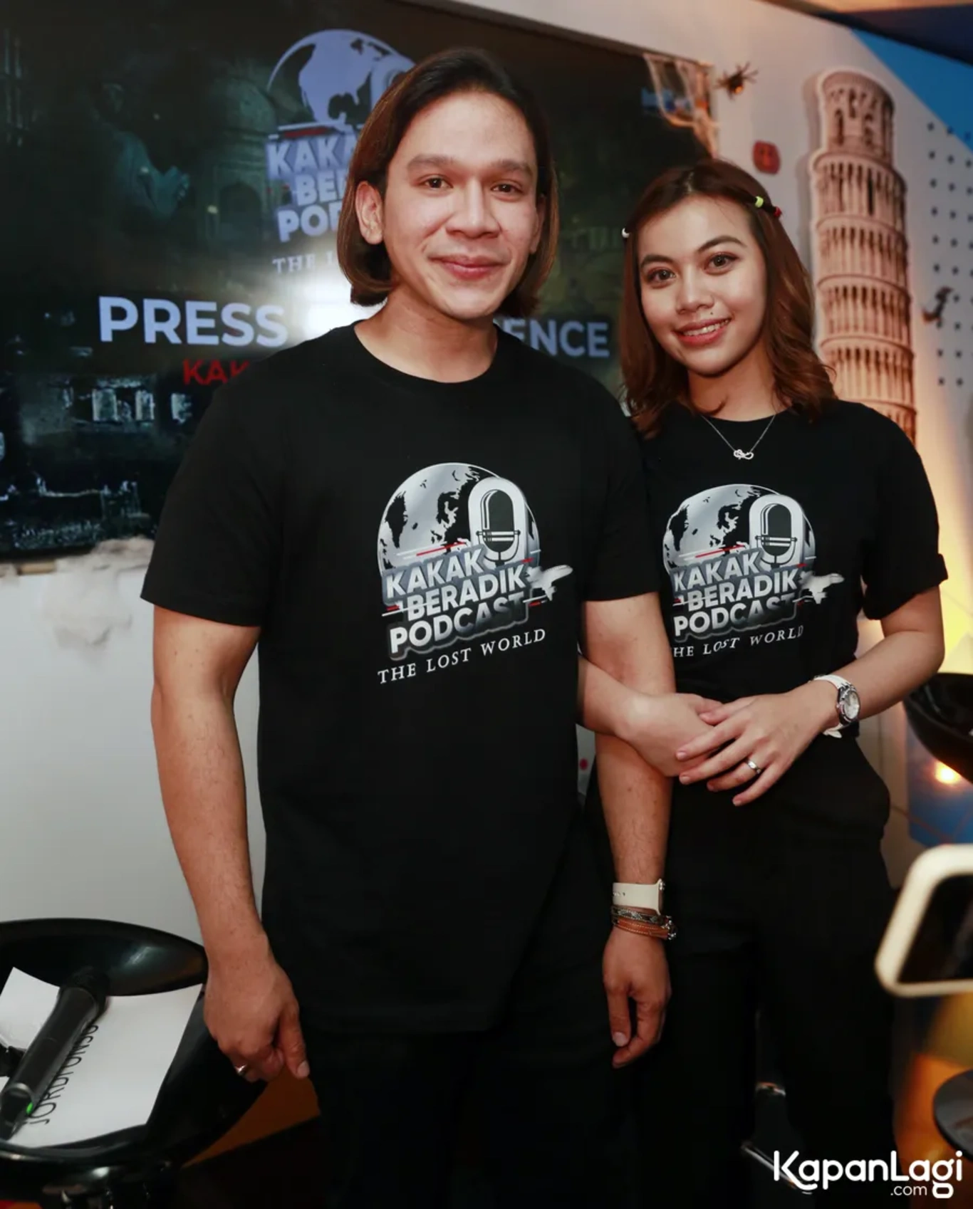 Jika Anda tidak melihat foto Frislly Herlind, kemungkinan karena foto dengan nomor tersebut tidak tersedia di Kapanlagi.com™