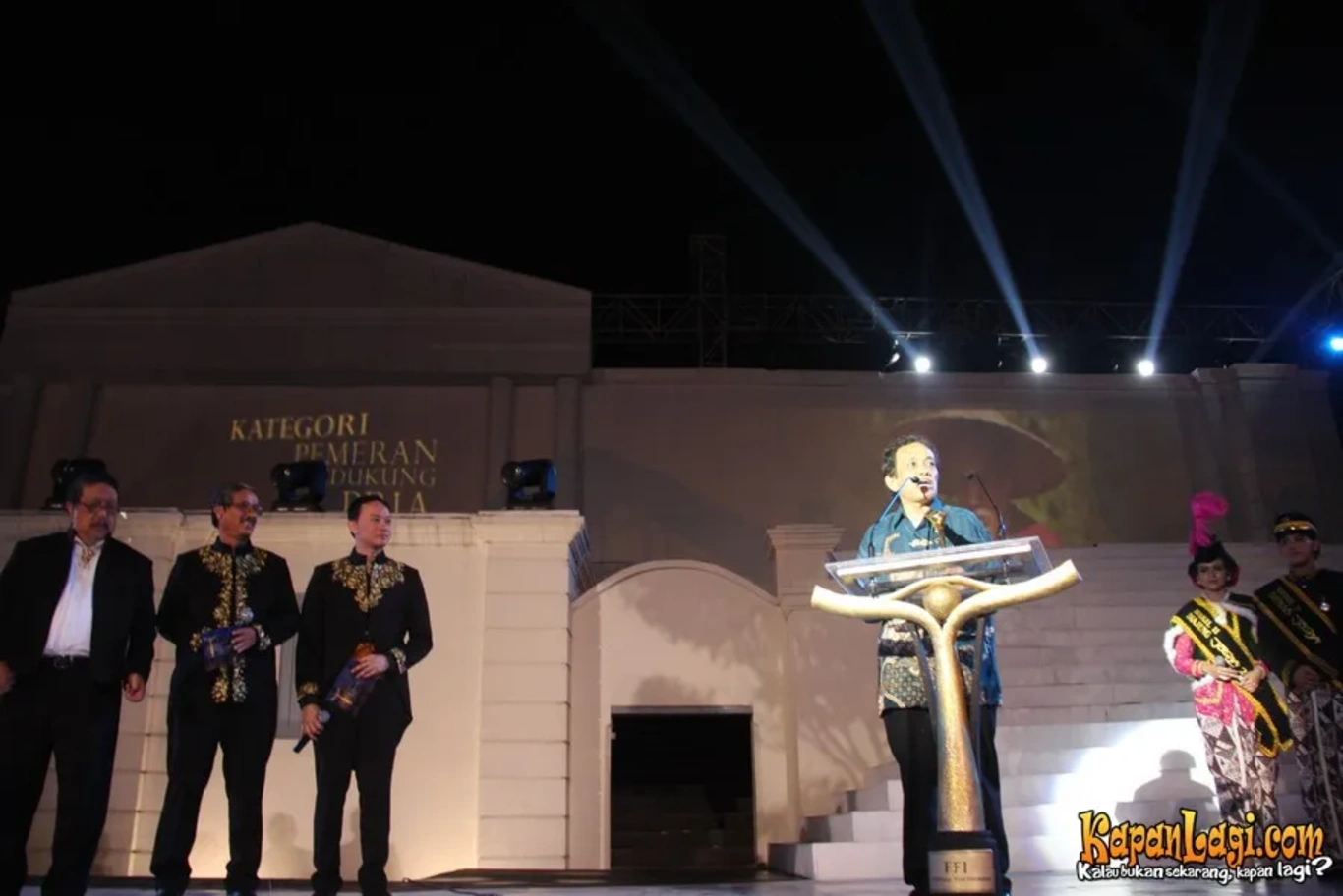 Jika Anda tidak melihat foto Fuad Idris, kemungkinan karena foto dengan nomor tersebut tidak tersedia di Kapanlagi.com™