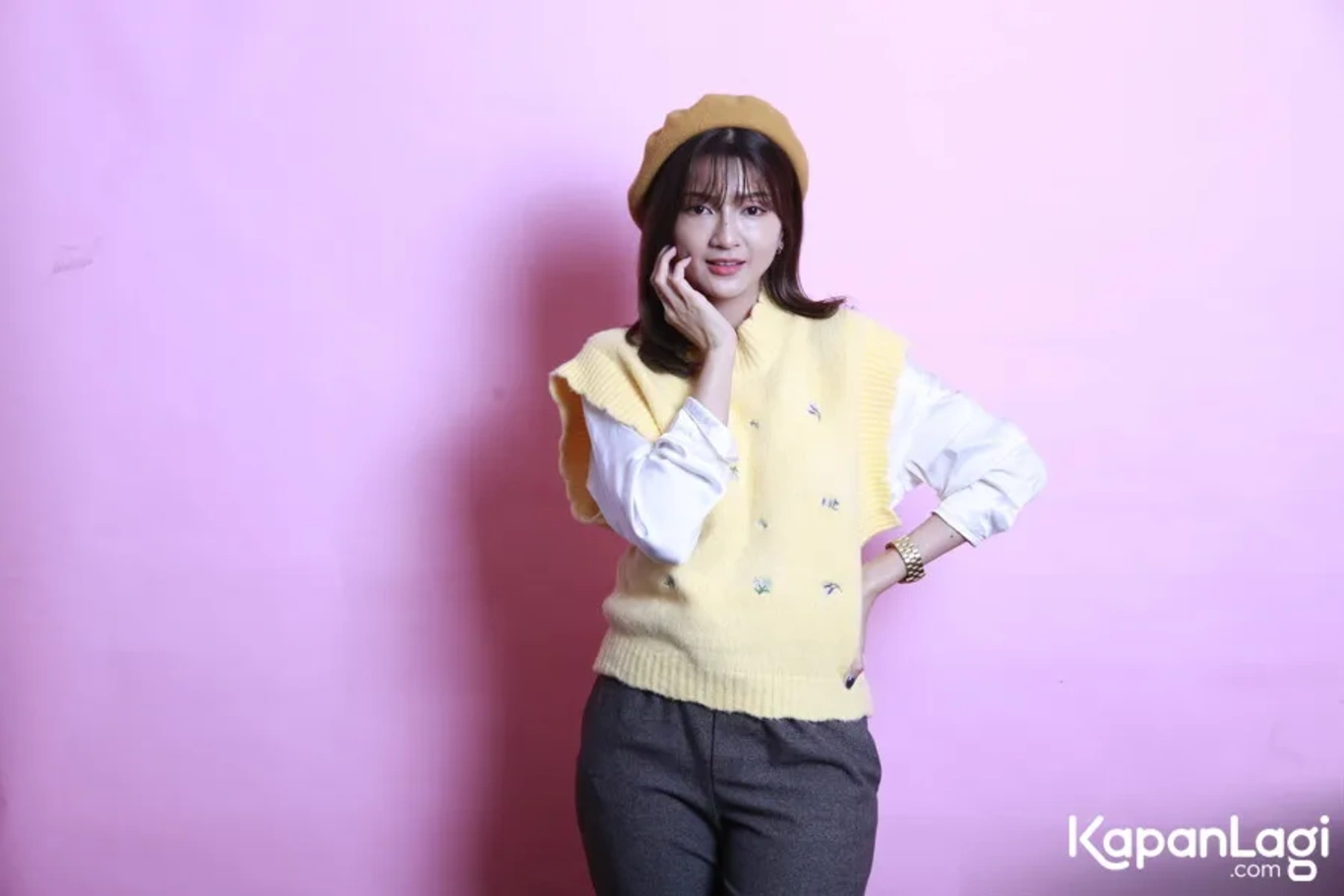 Jika Anda tidak melihat foto Furry Citra, kemungkinan karena foto dengan nomor tersebut tidak tersedia di Kapanlagi.com™