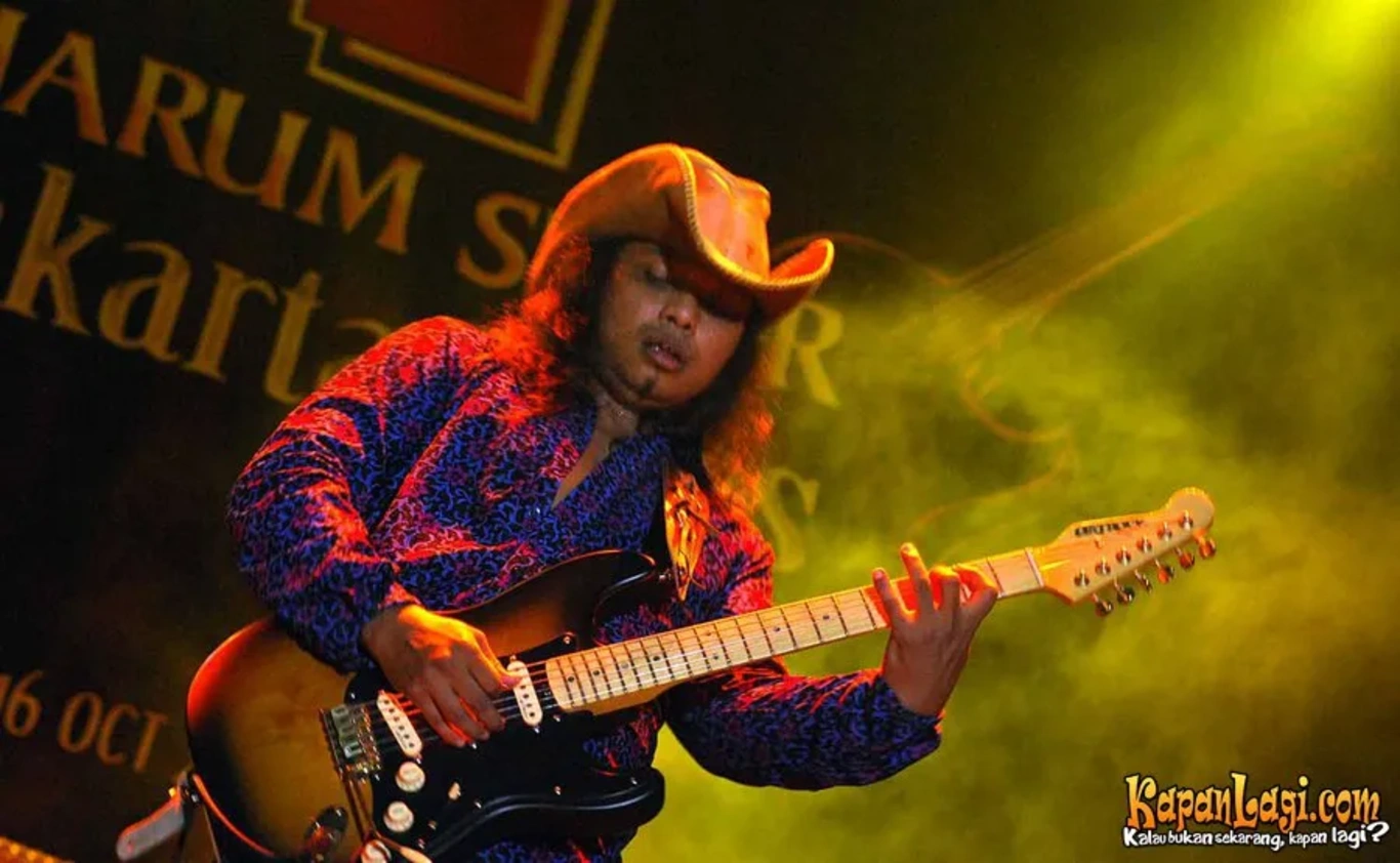Jika Anda tidak melihat foto Gugun Blues Shelter, kemungkinan karena foto dengan nomor tersebut tidak tersedia di Kapanlagi.com™