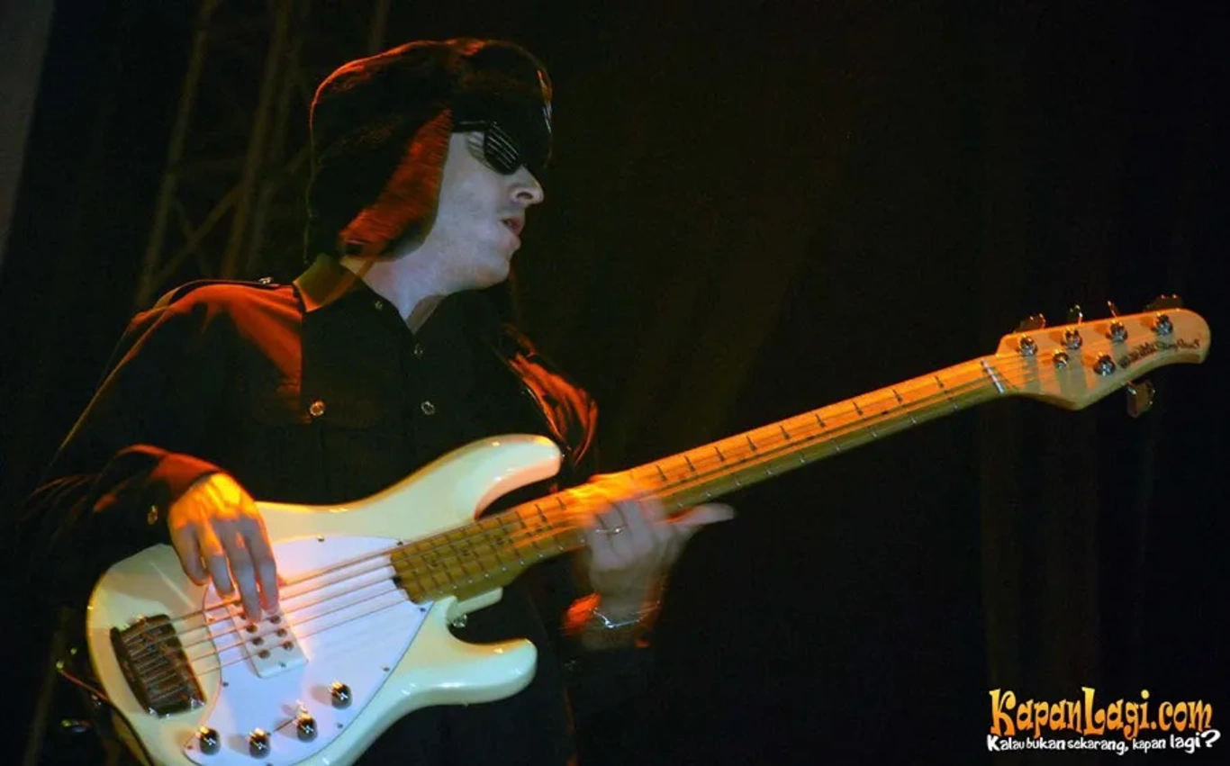 Jika Anda tidak melihat foto Gugun Blues Shelter, kemungkinan karena foto dengan nomor tersebut tidak tersedia di Kapanlagi.com™