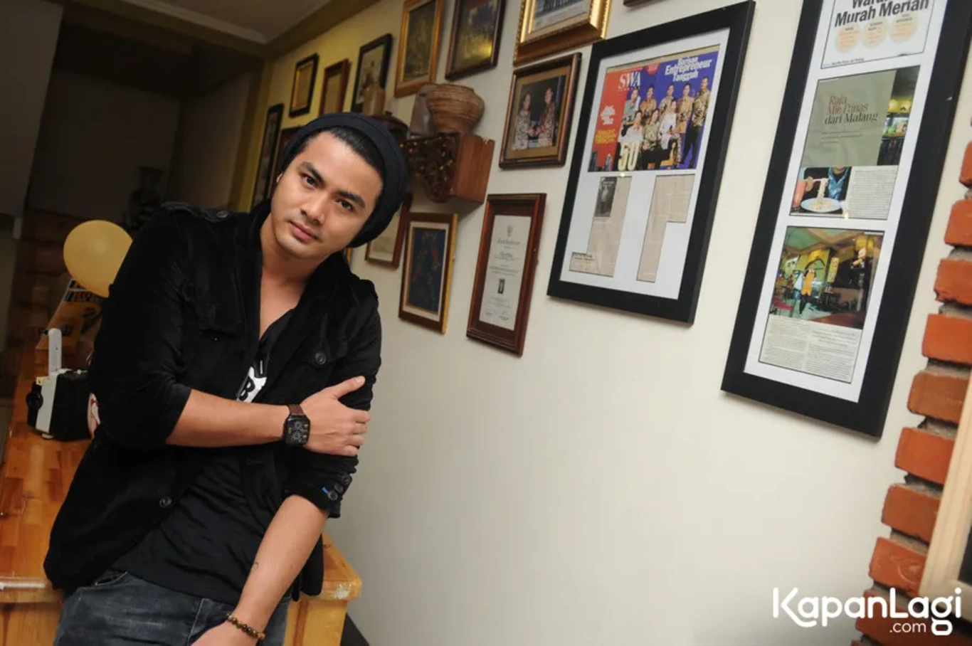Jika Anda tidak melihat foto Guntur Triyoga, kemungkinan karena foto dengan nomor tersebut tidak tersedia di Kapanlagi.com™